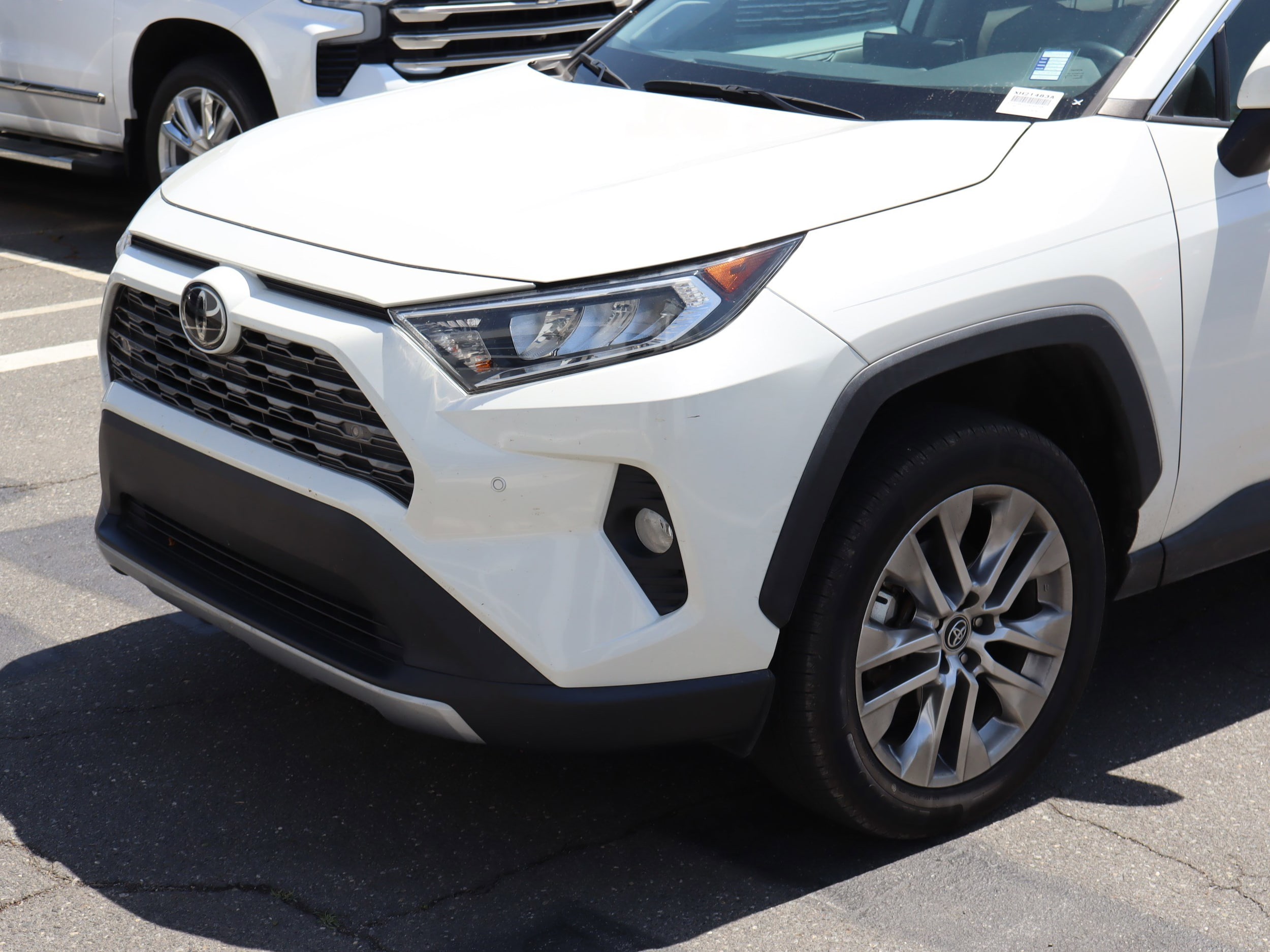 2020 Toyota RAV4 Limited photo 5