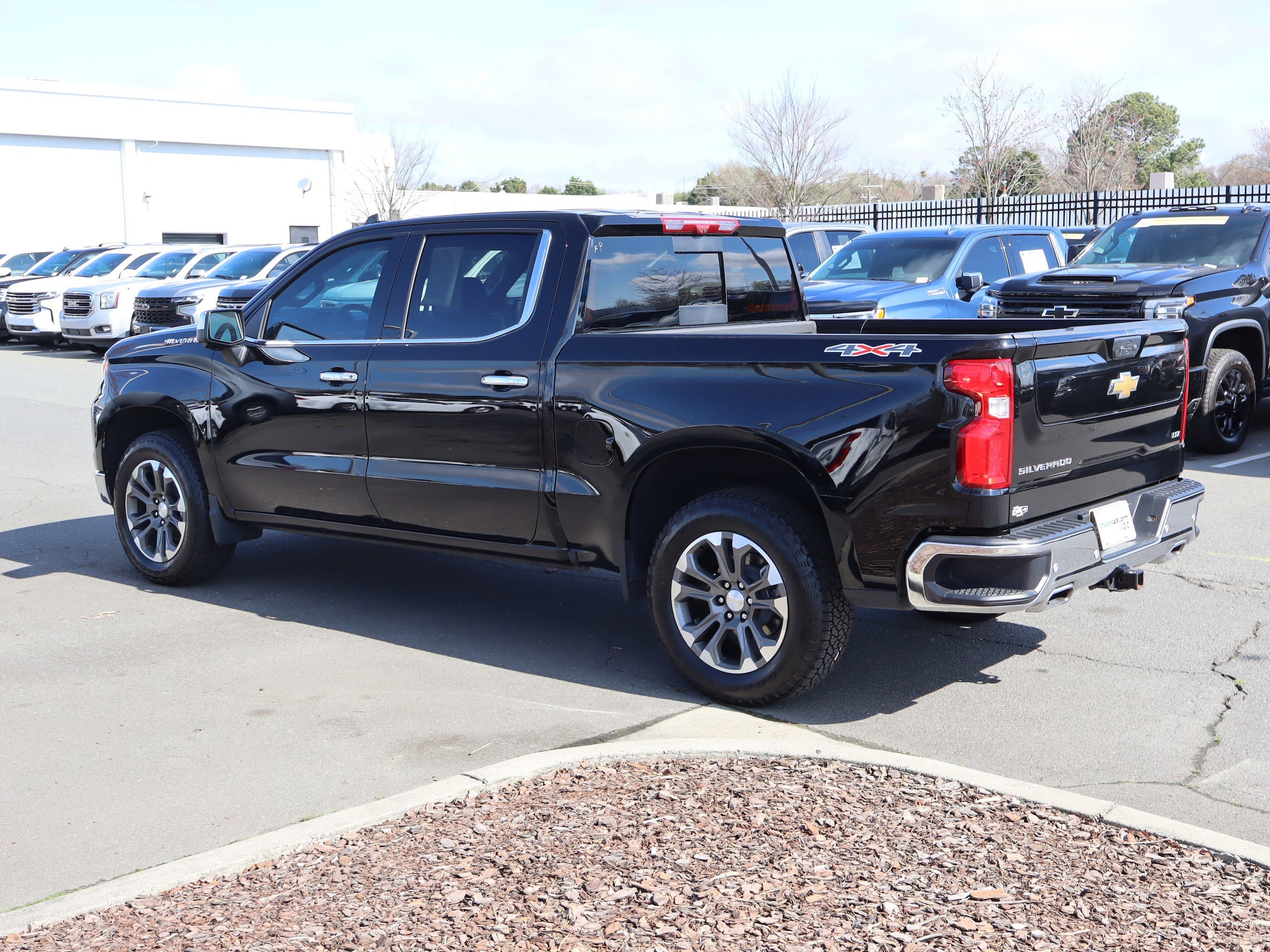 2025 Chevrolet Silverado 1500 LTZ photo 3