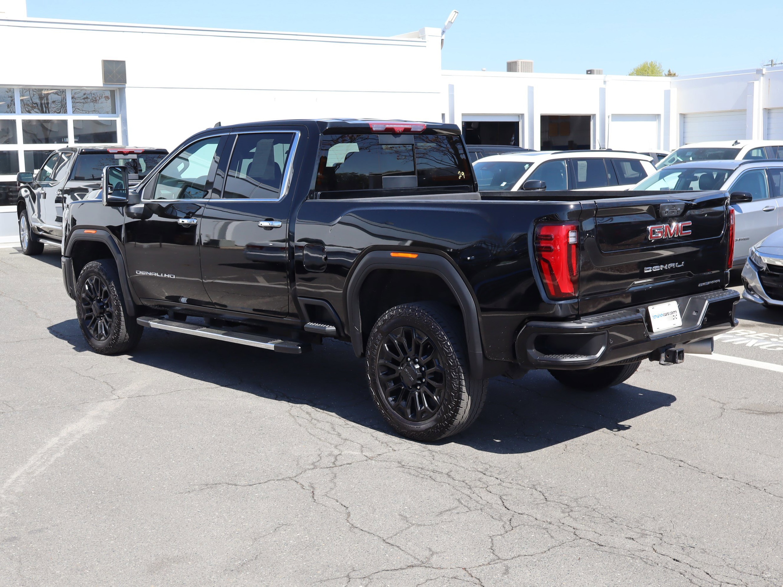 2024 GMC Sierra 2500HD Denali photo 3