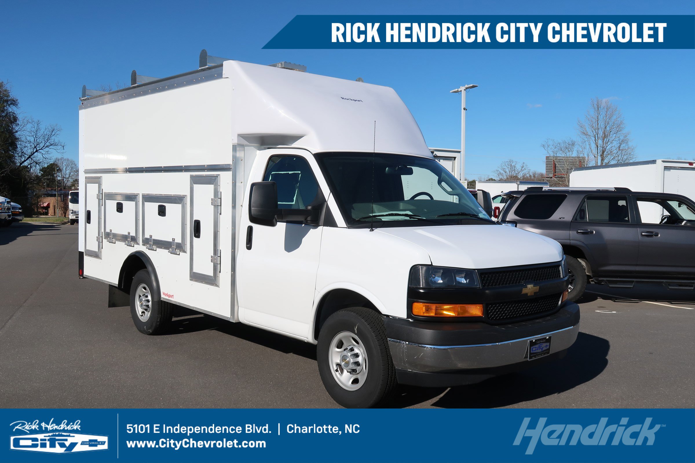 2025 Chevrolet Express Cutaway Base's photo