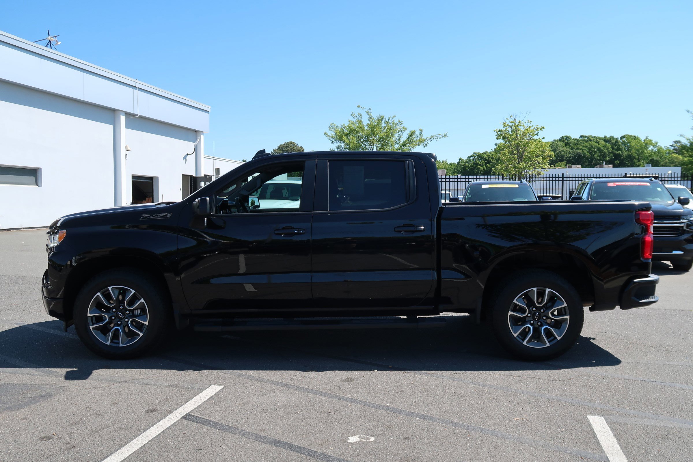 2023 Chevrolet Silverado 1500 RST photo 6