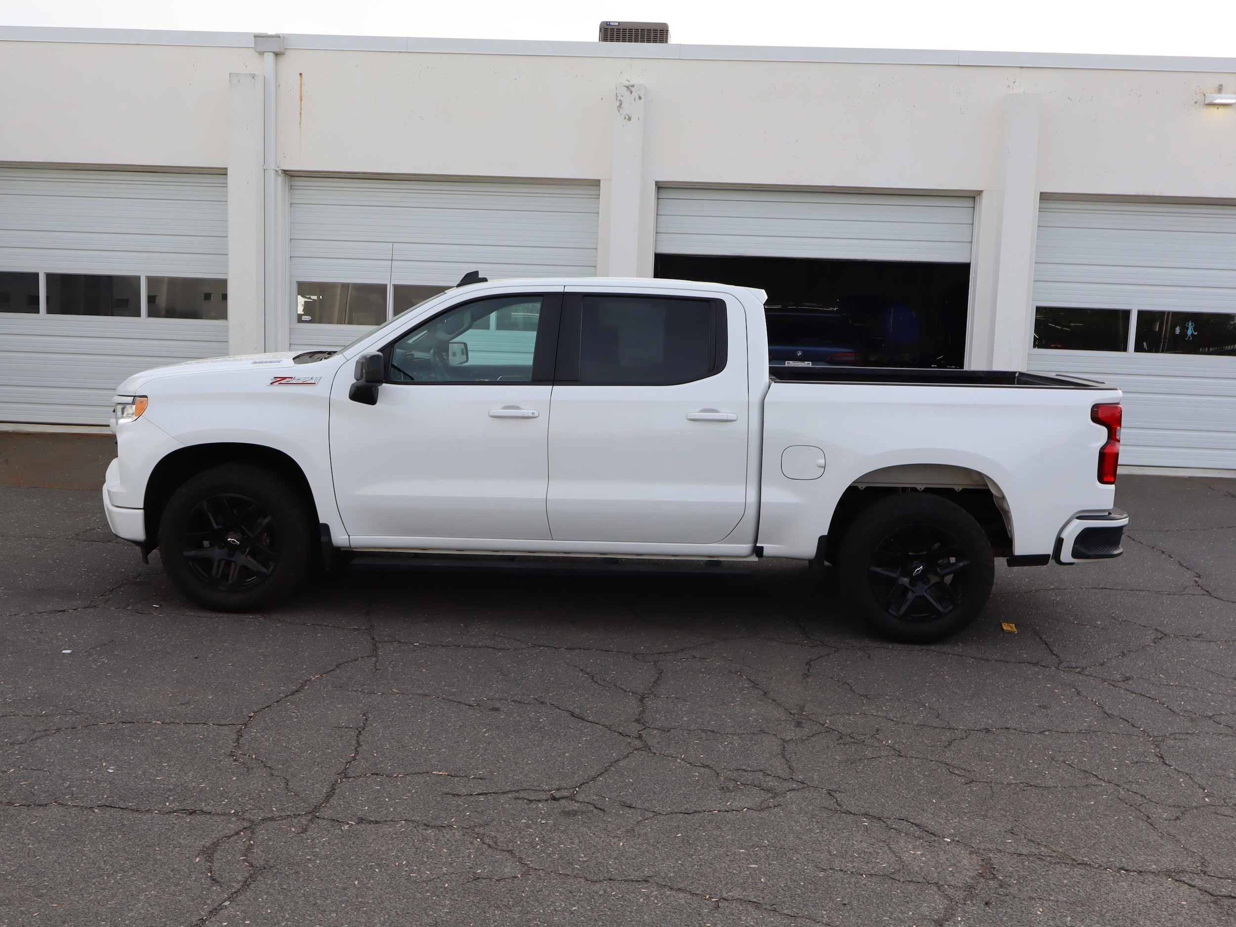2023 Chevrolet Silverado 1500 RST photo 6