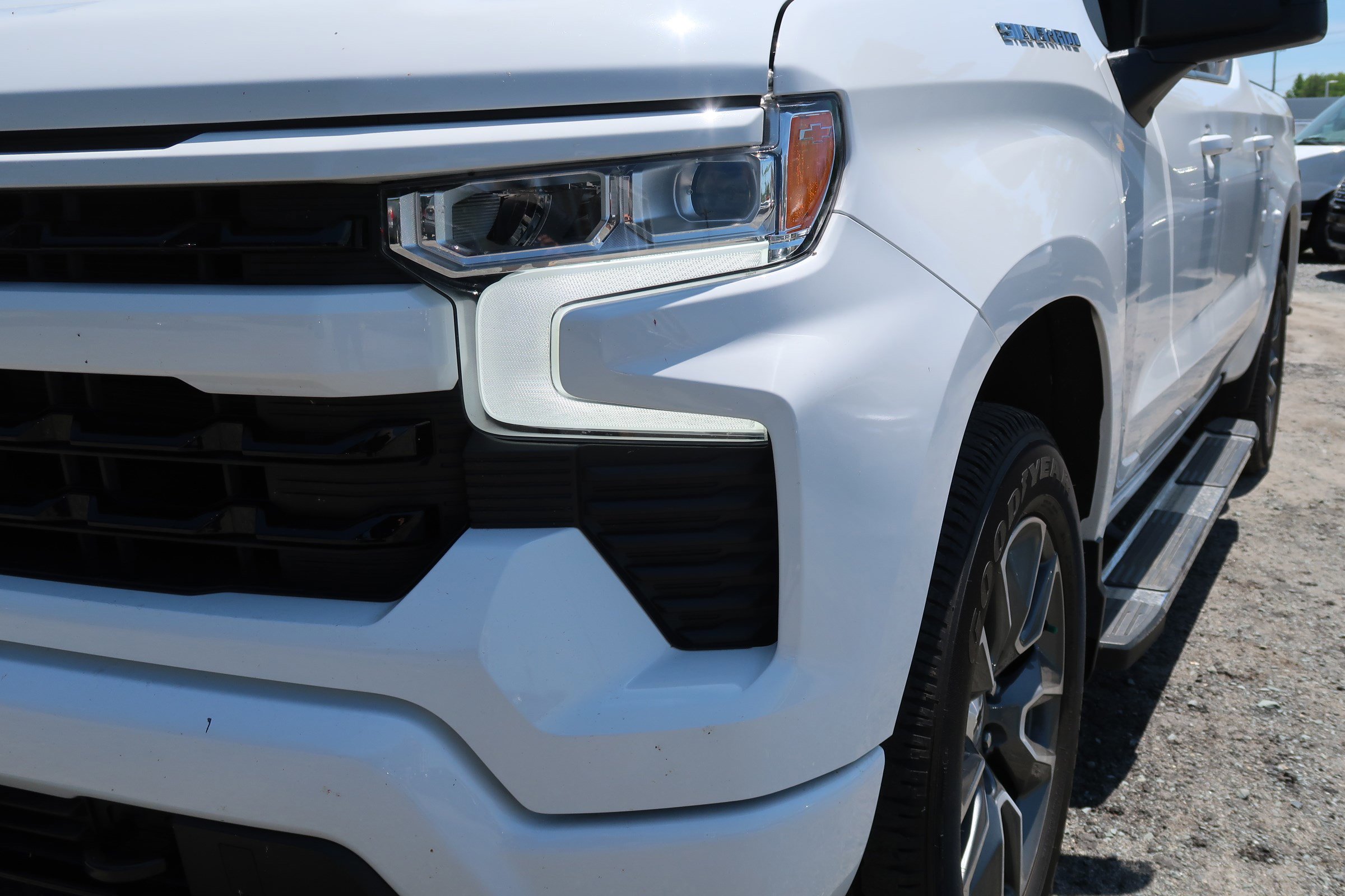 2024 Chevrolet Silverado 1500 RST photo 5