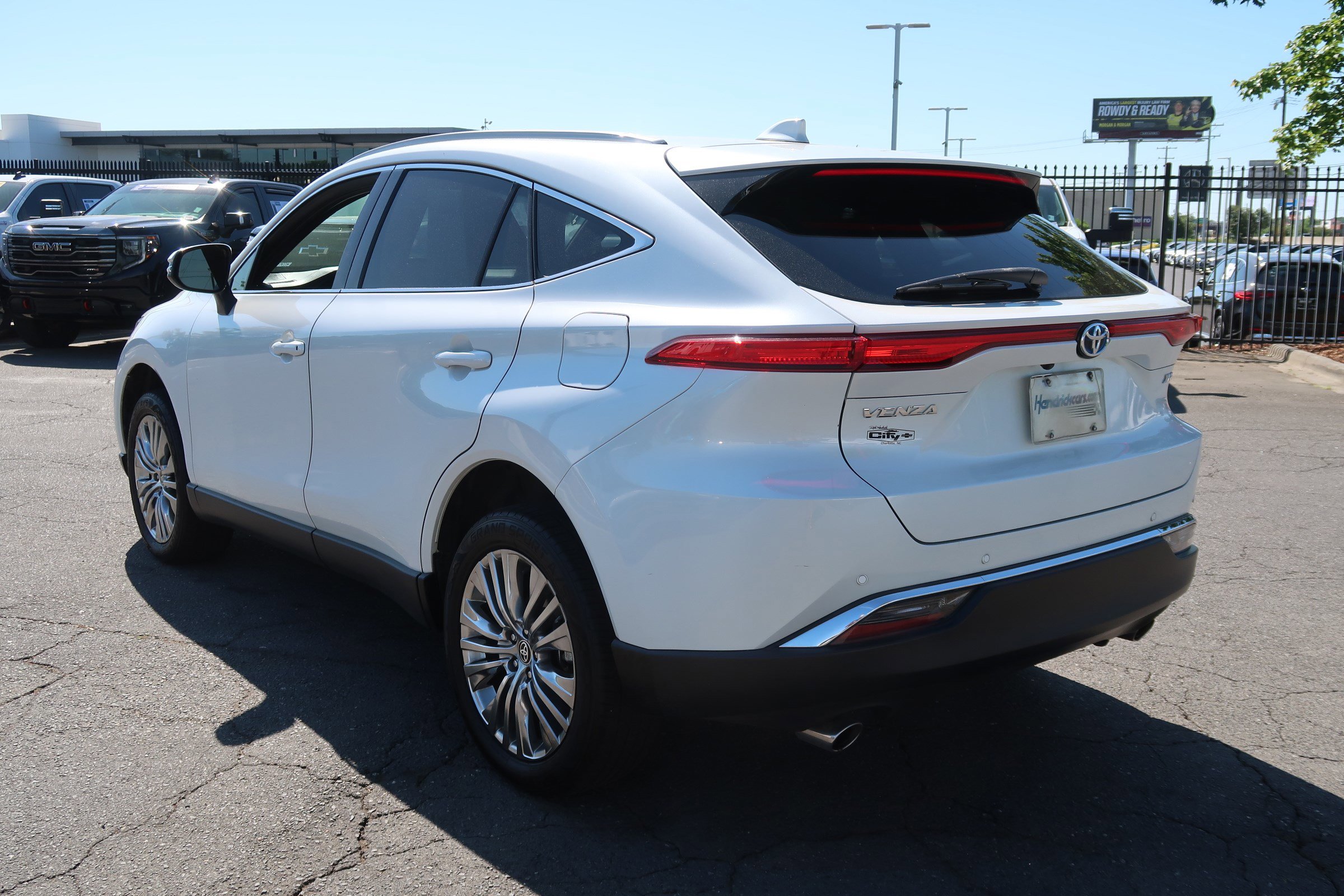 2023 Toyota Venza XLE photo 6