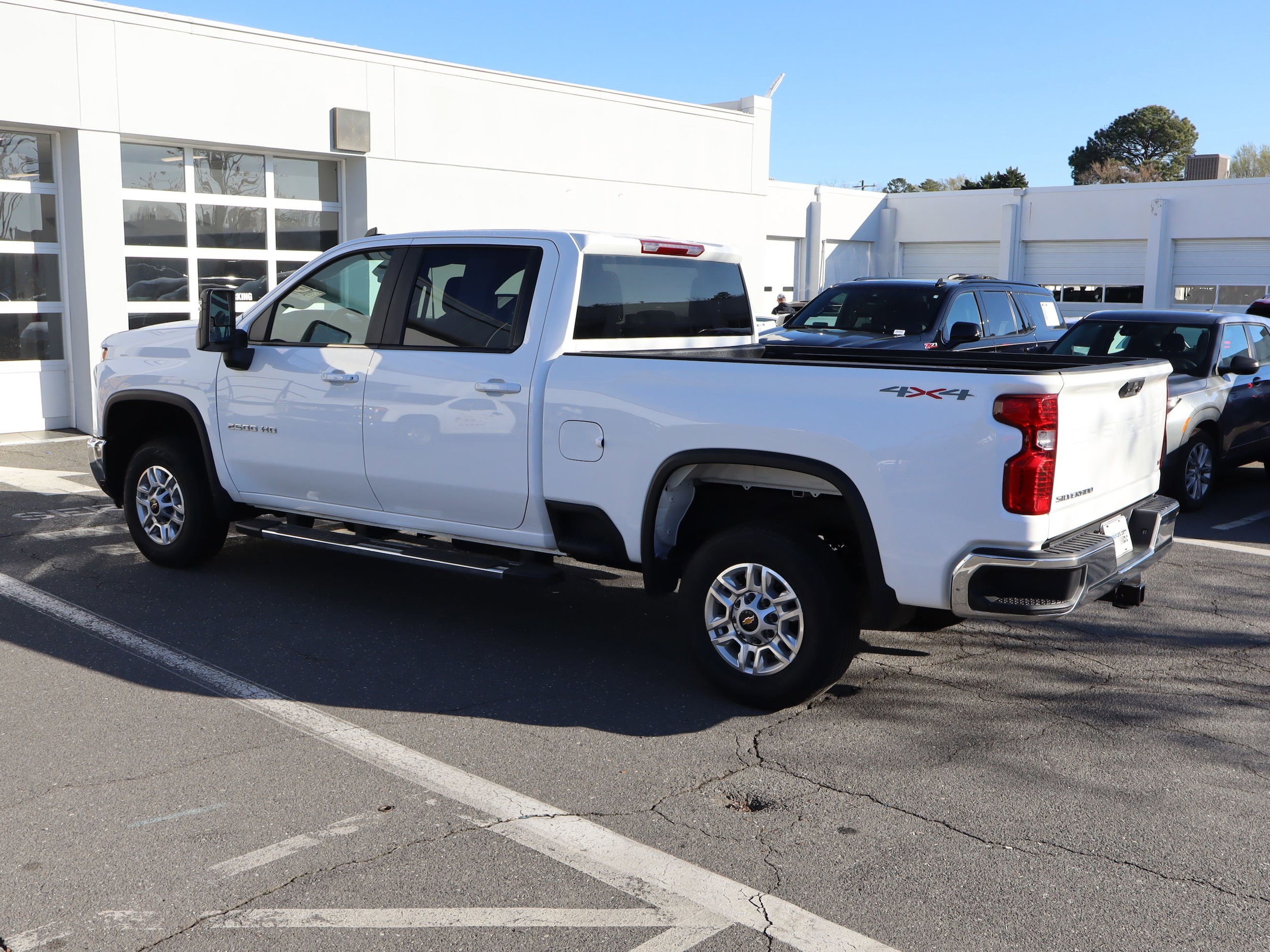 2025 Chevrolet Silverado 2500HD LT photo 3