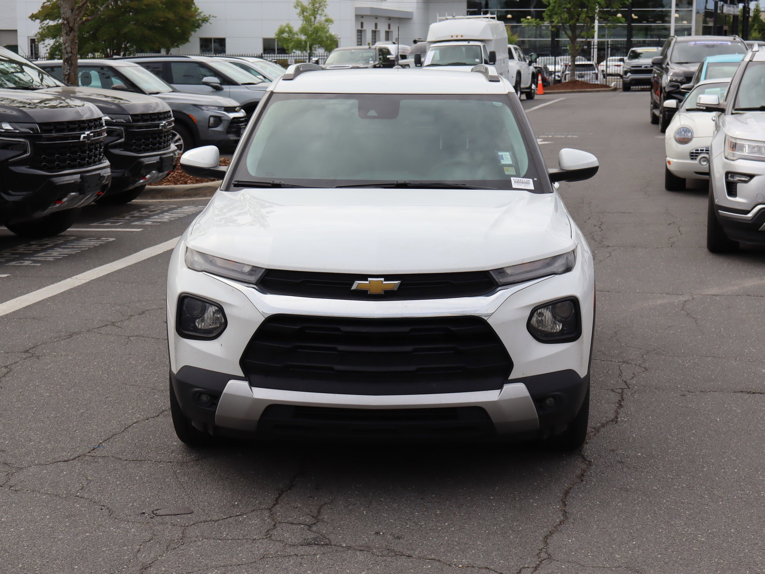 2023 Chevrolet Trailblazer LT photo 2