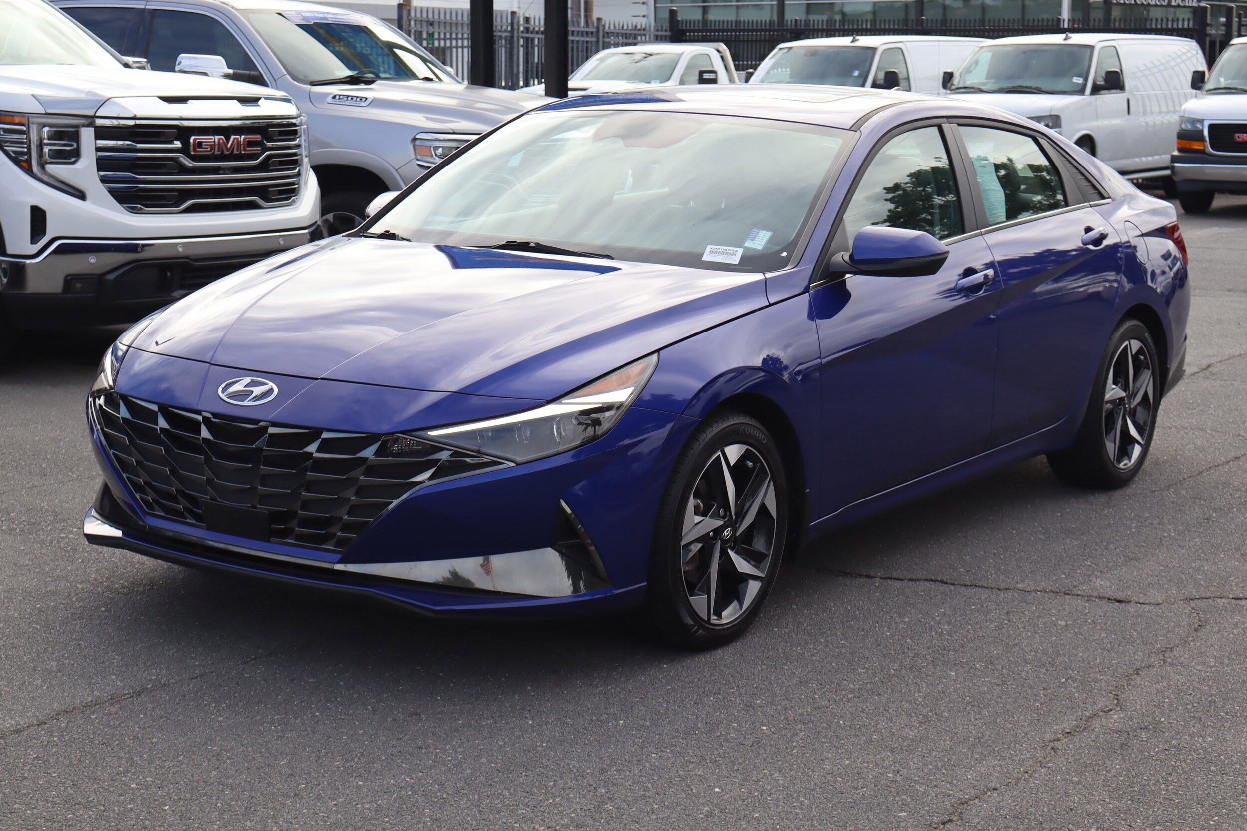 2023 Hyundai Elantra Limited photo 3