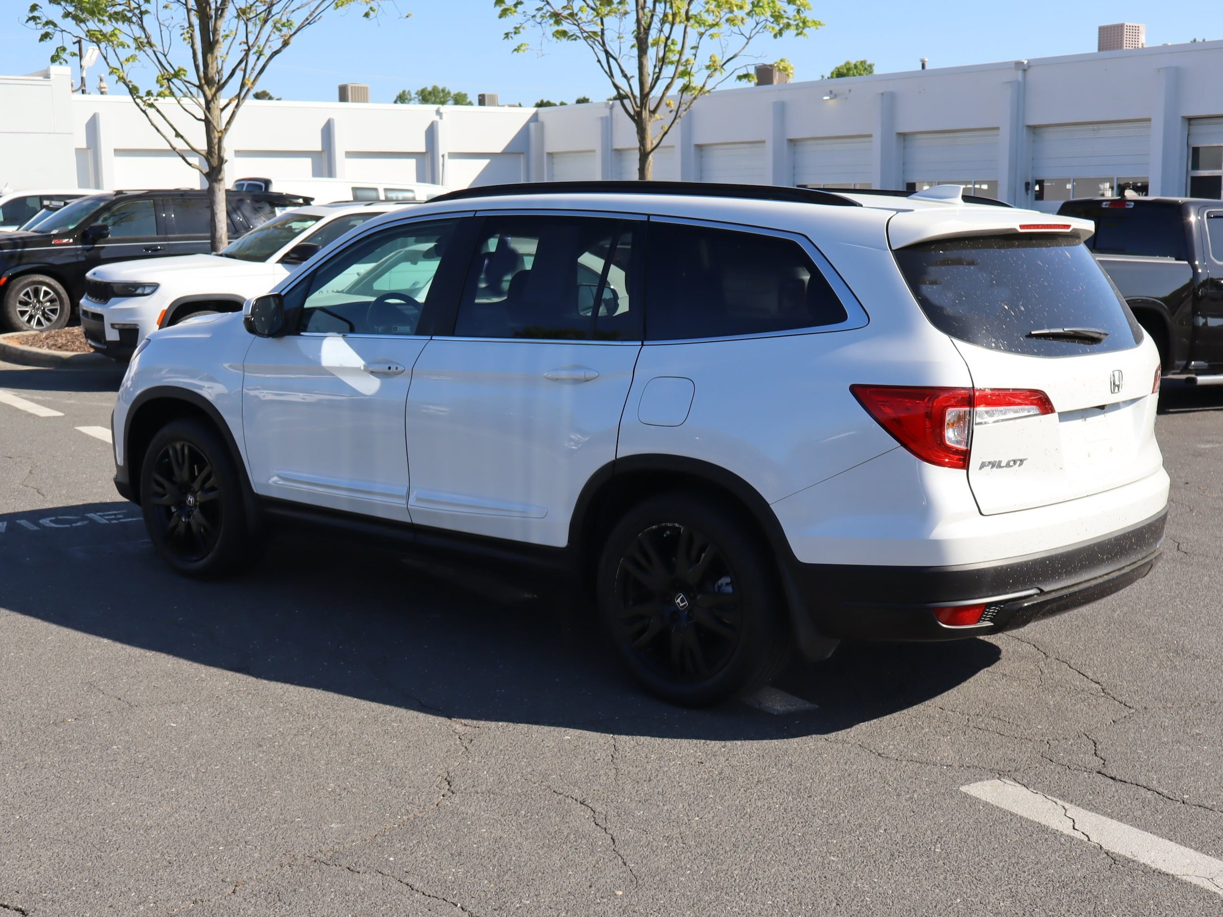 2022 Honda Pilot Special Edition photo 3