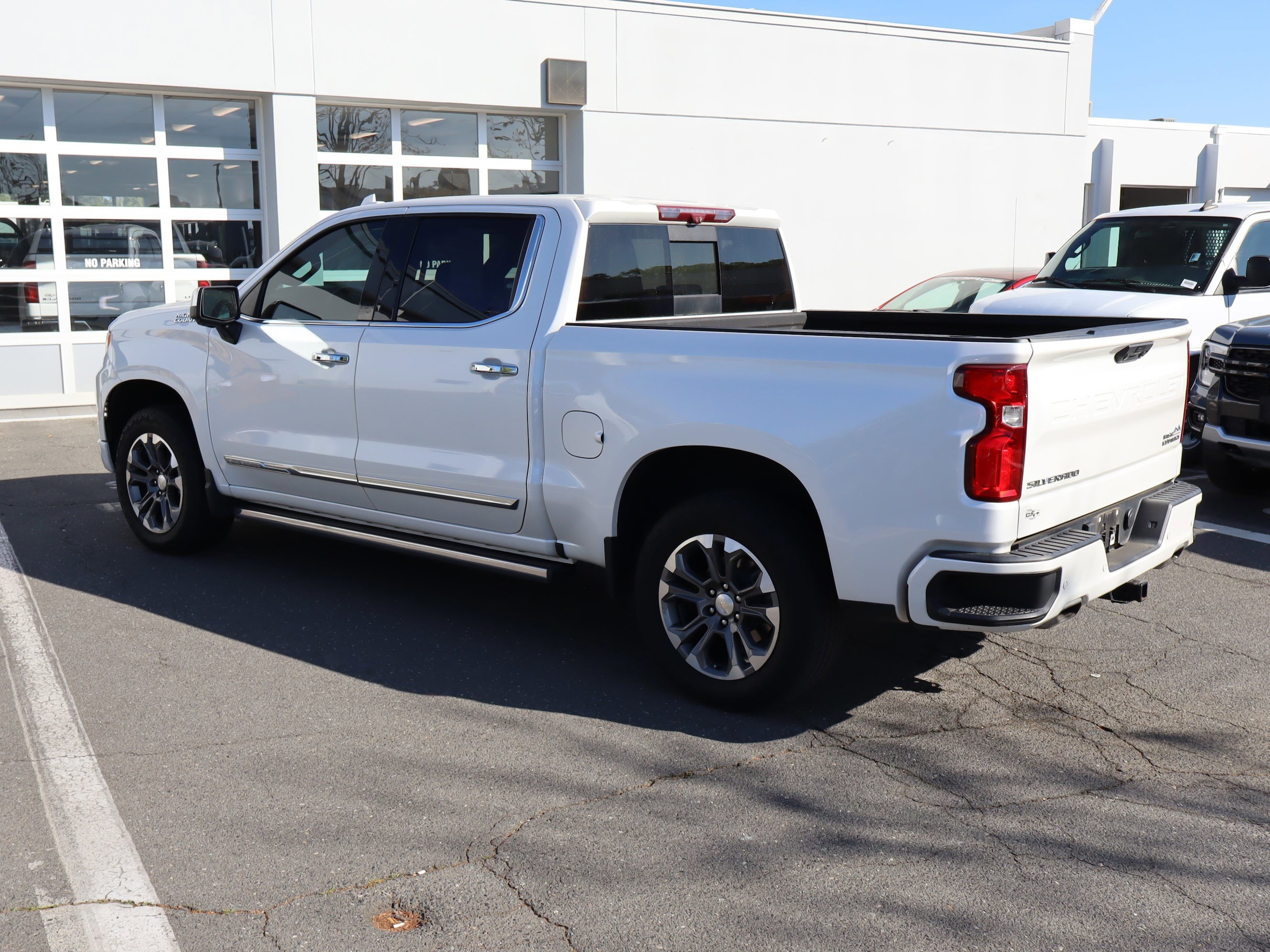 2023 Chevrolet Silverado 1500 High Country photo 6