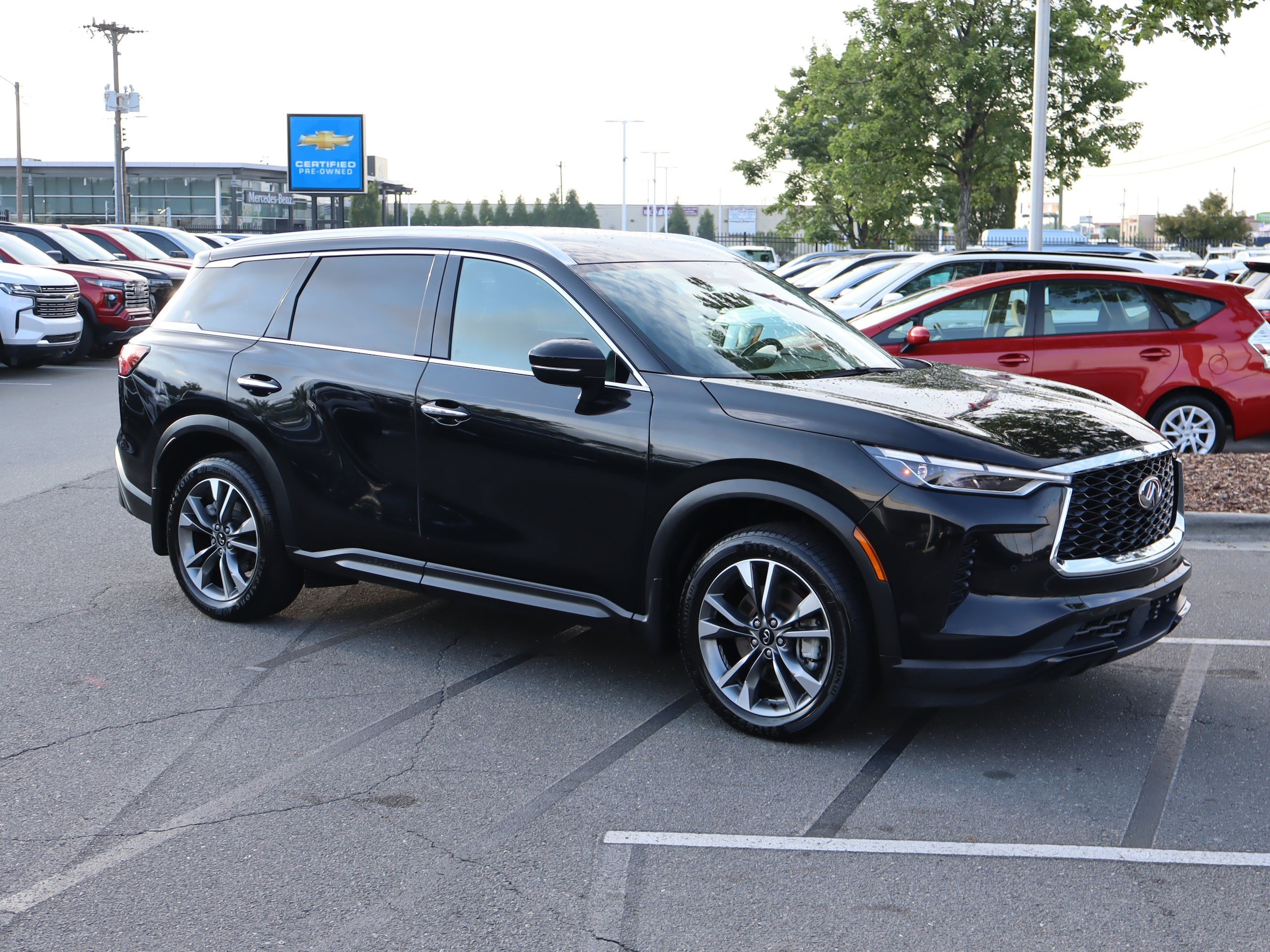 2023 INFINITI QX60 LUXE