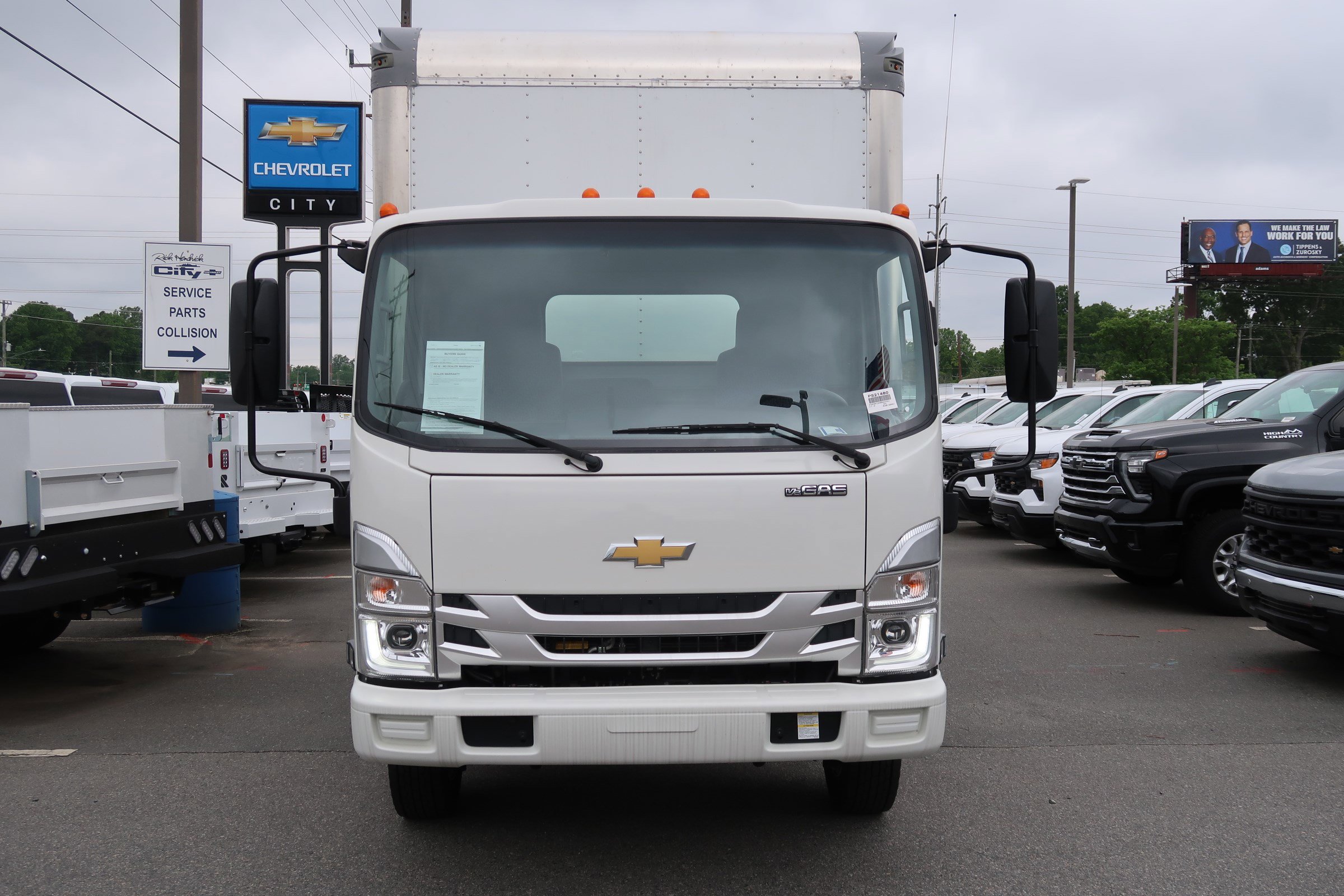 2025 Chevrolet 4500 HG LCF Gas photo 2