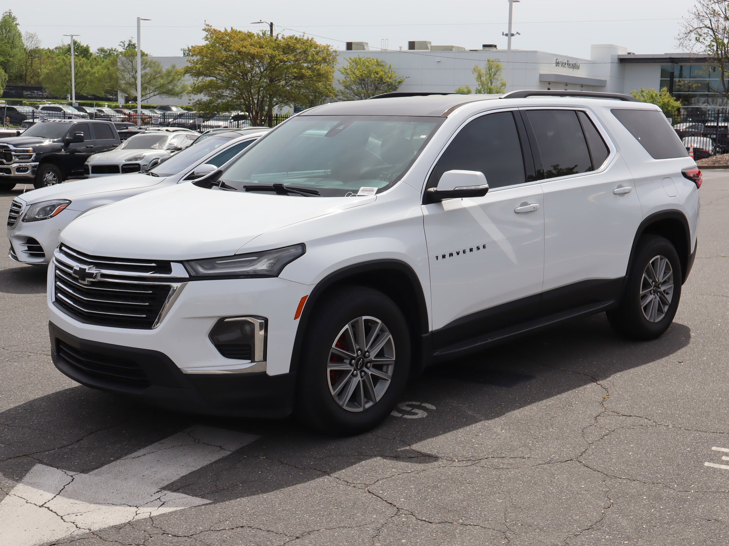 2022 Chevrolet Traverse LT Cloth photo 4