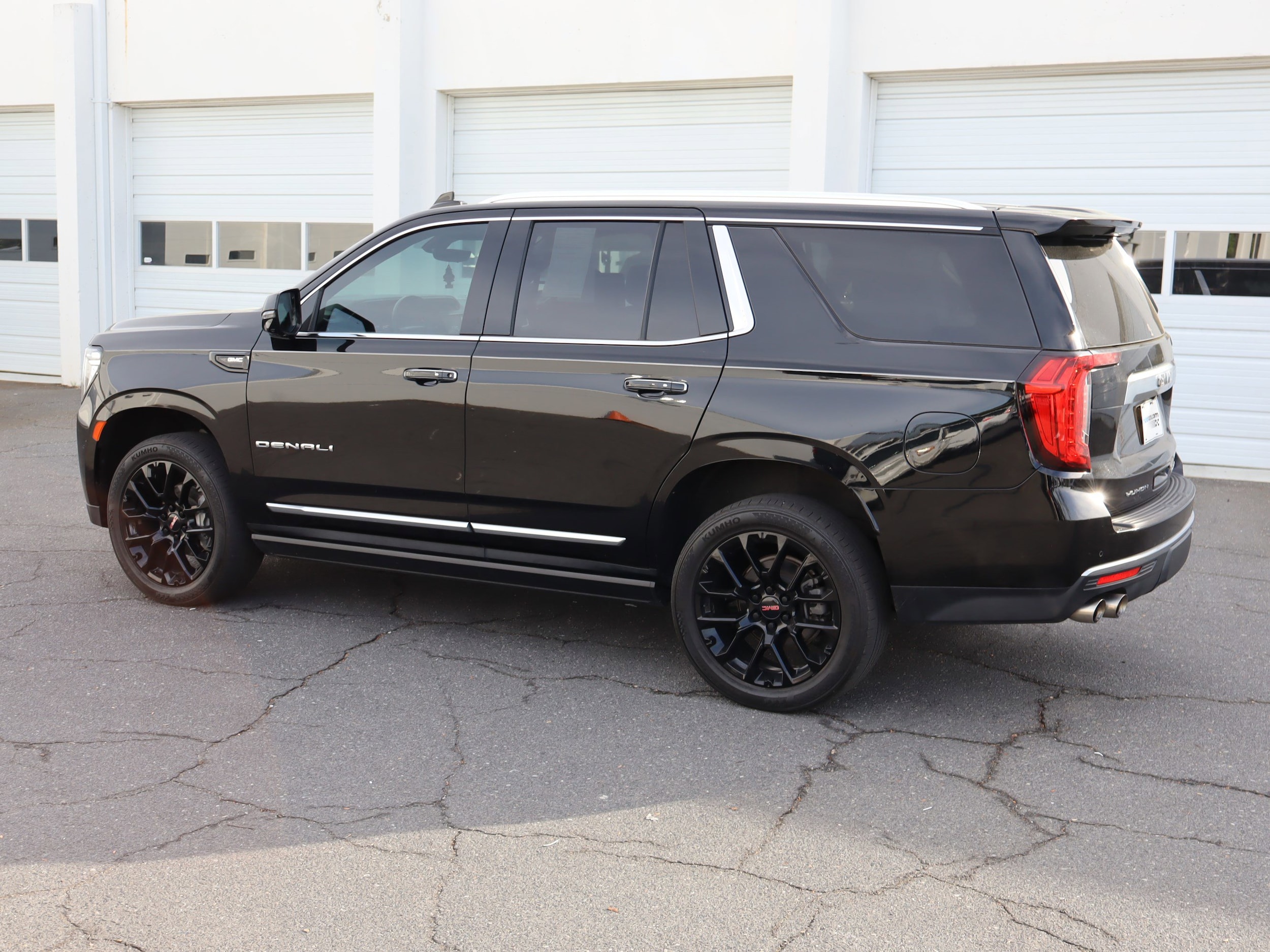 2022 GMC Yukon Denali photo 6