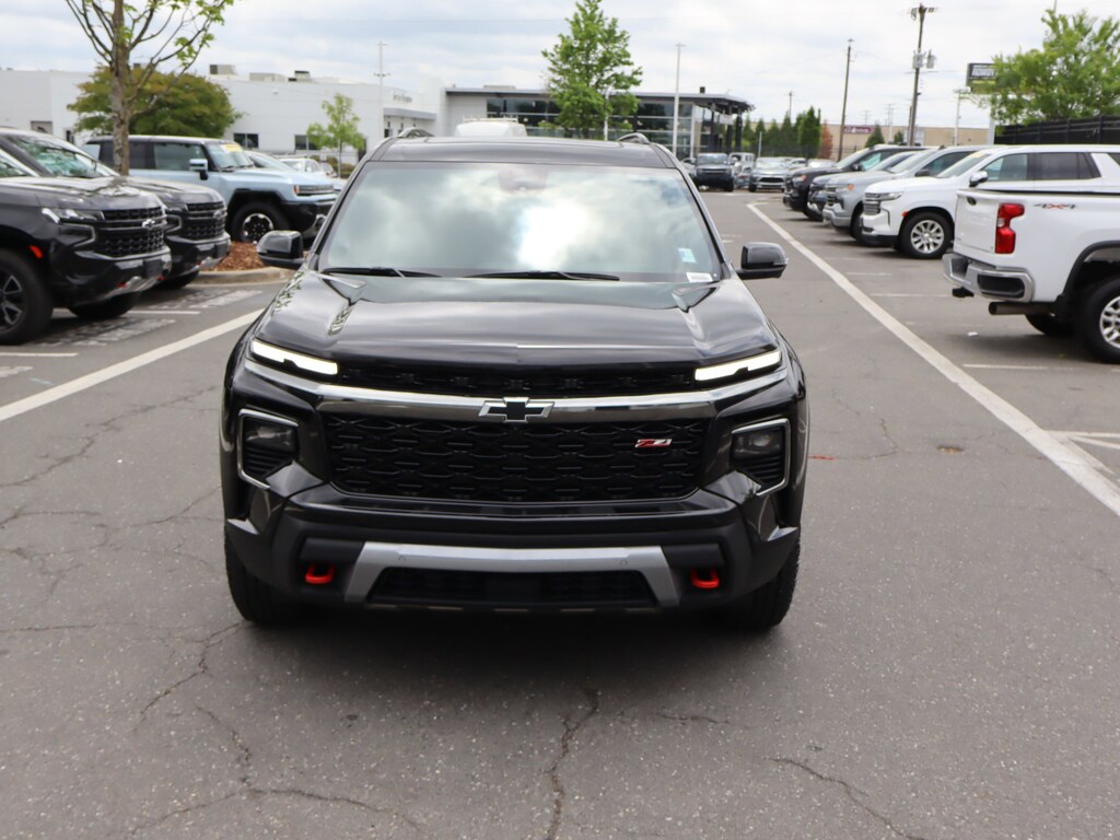 Used 2025 Chevrolet Traverse AWD Z71 SUV