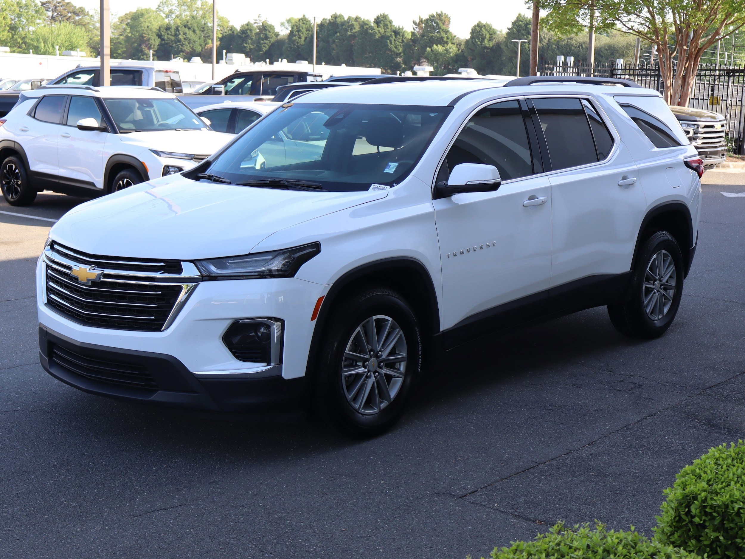 2023 Chevrolet Traverse LT Cloth photo 4