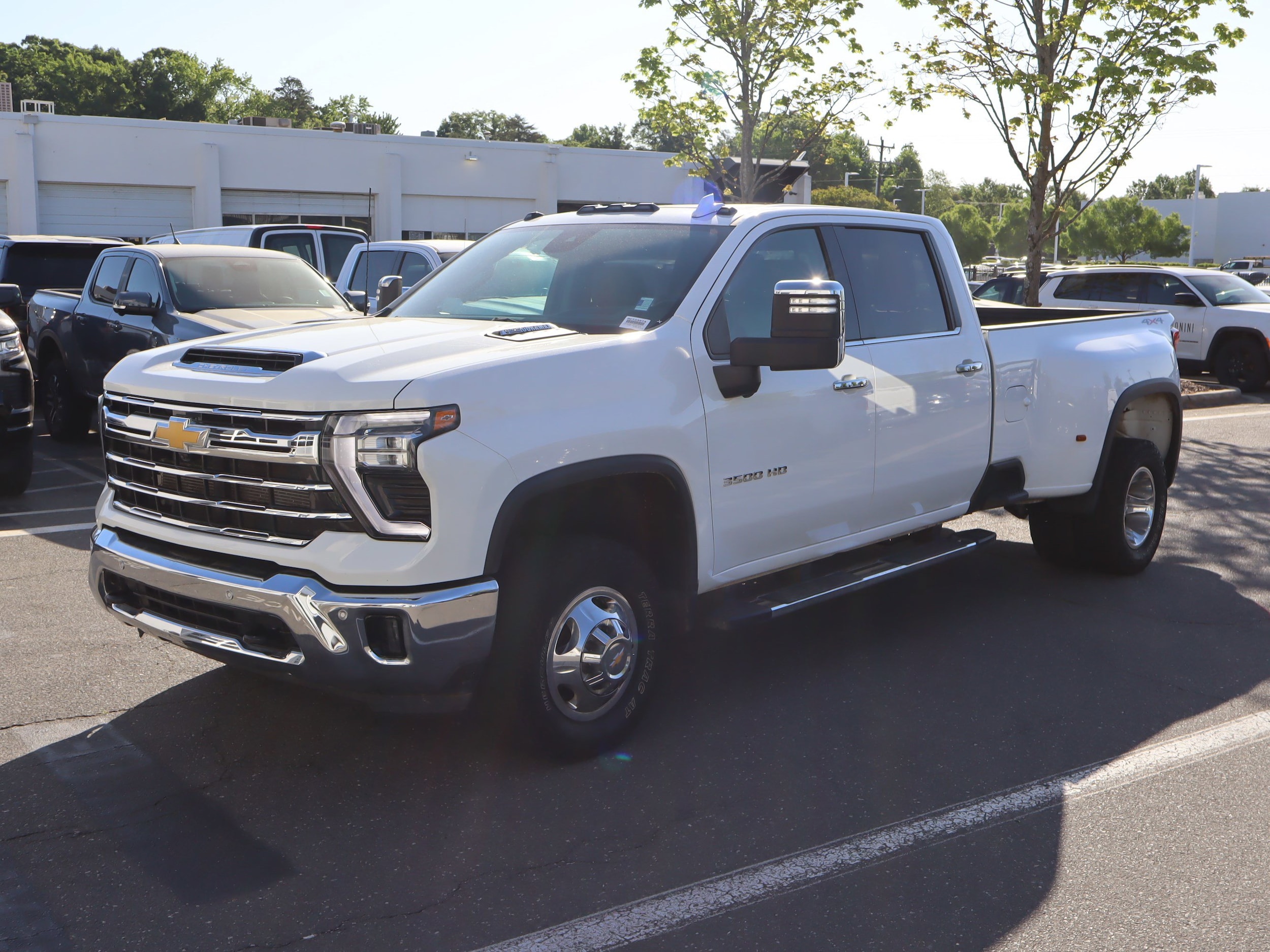 2024 Chevrolet Silverado 3500HD LTZ photo 4