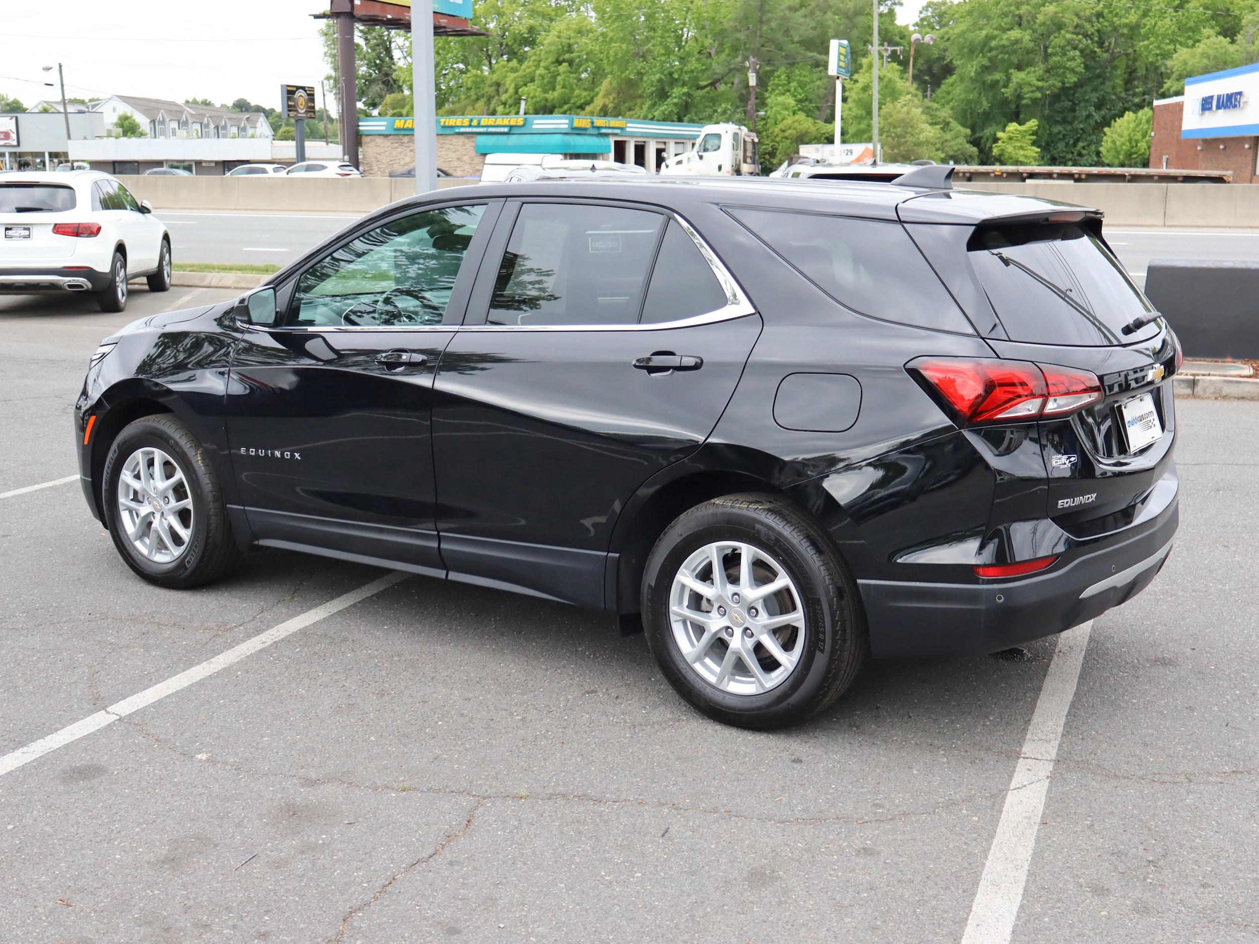 2024 Chevrolet Equinox LT photo 6