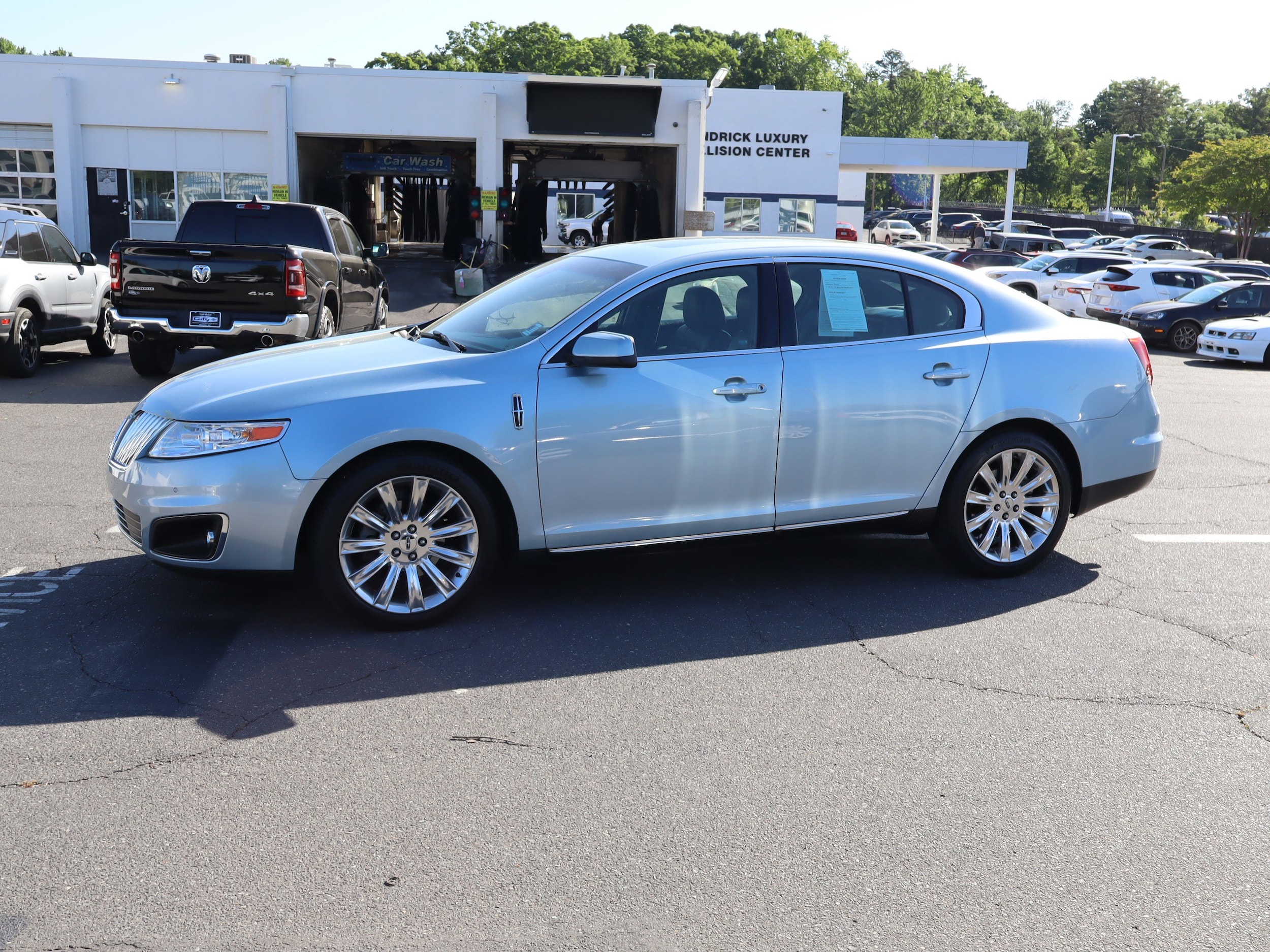 2009 Lincoln MKS photo 6