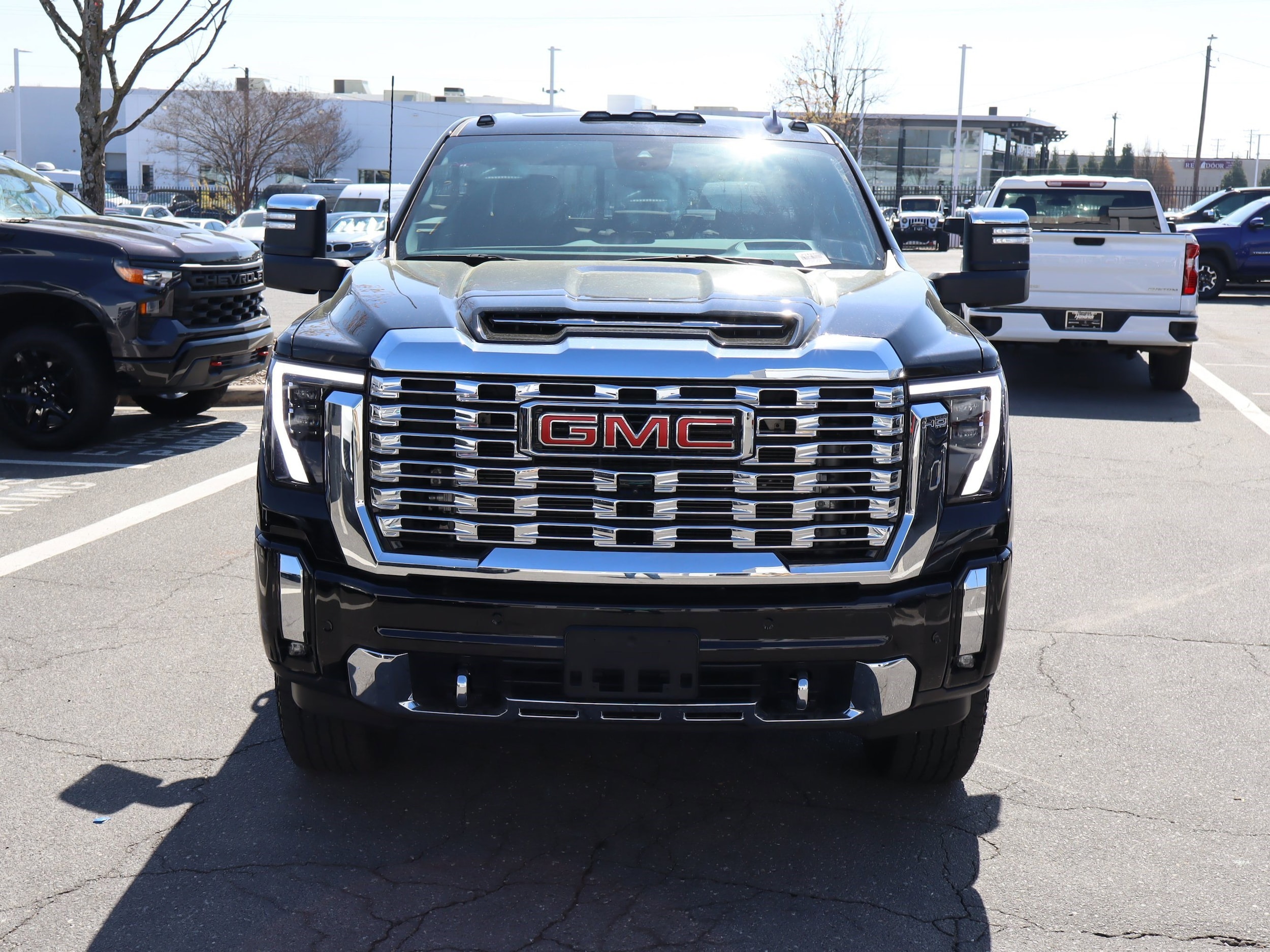 2024 GMC Sierra 2500HD Denali photo 2