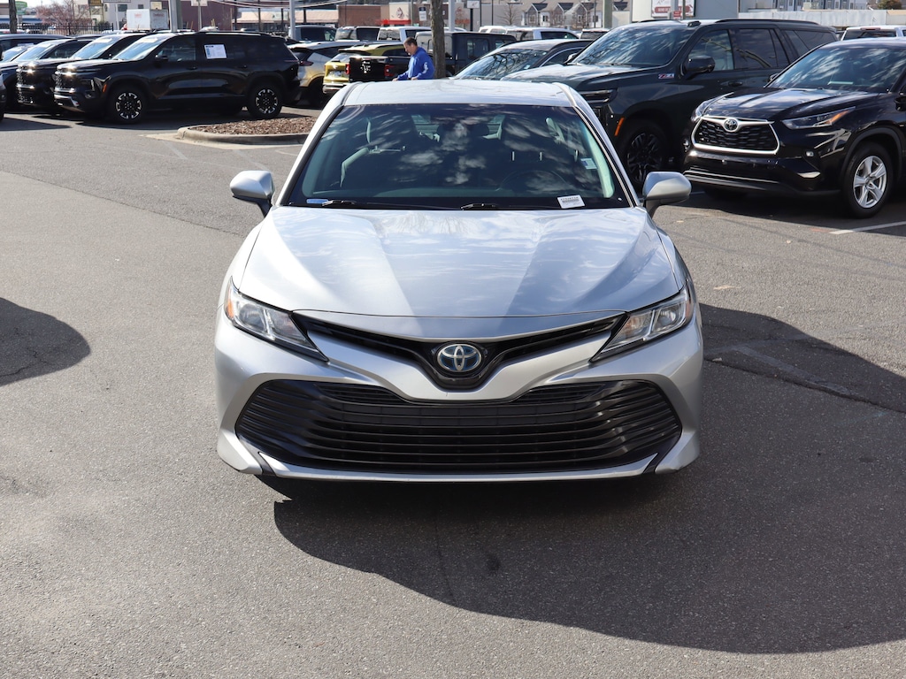 Used 2018 Toyota Camry Hybrid LE Sedan