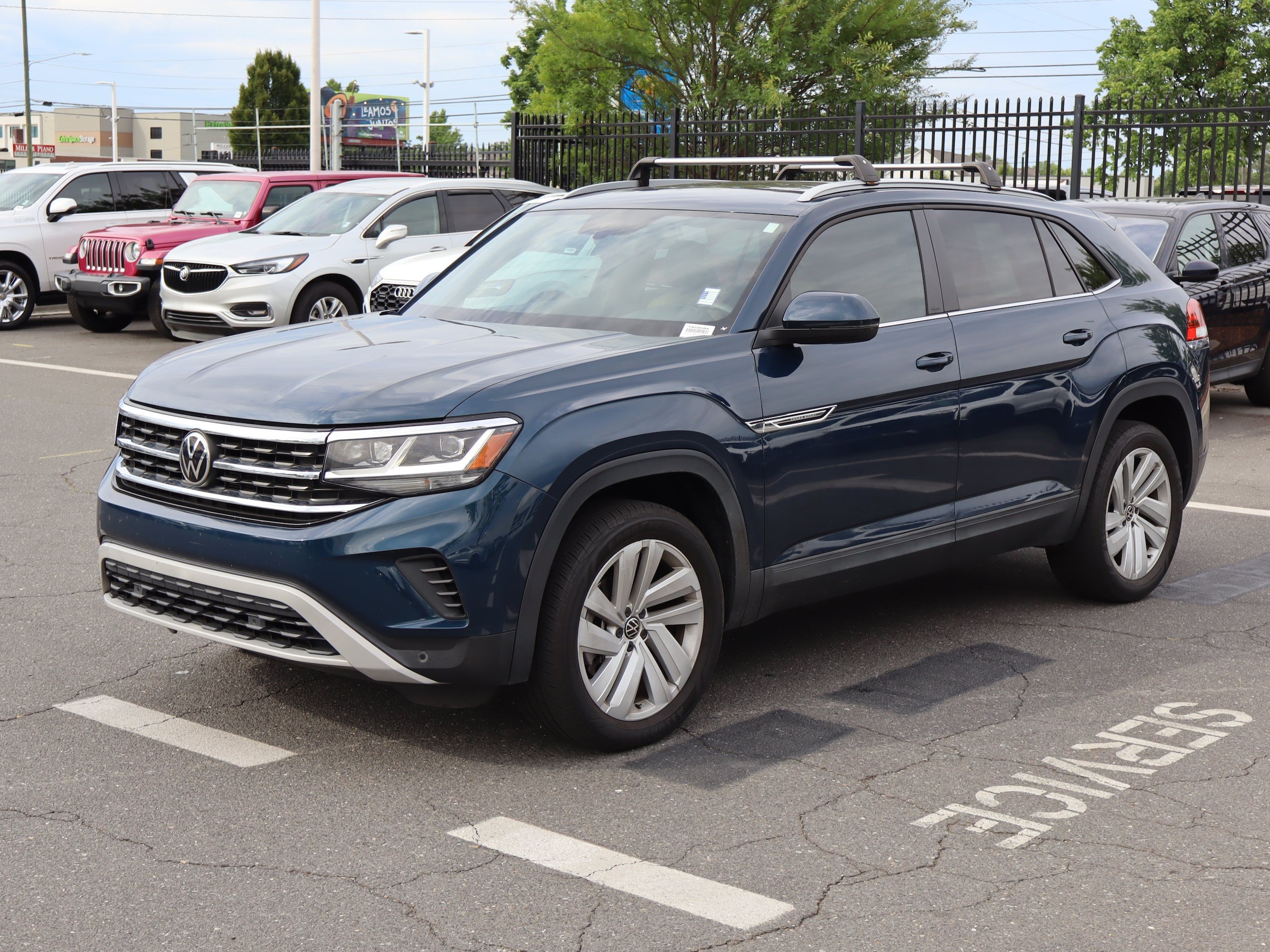 Volkswagen Atlas Cross Sport 2.0T SE W/Technology