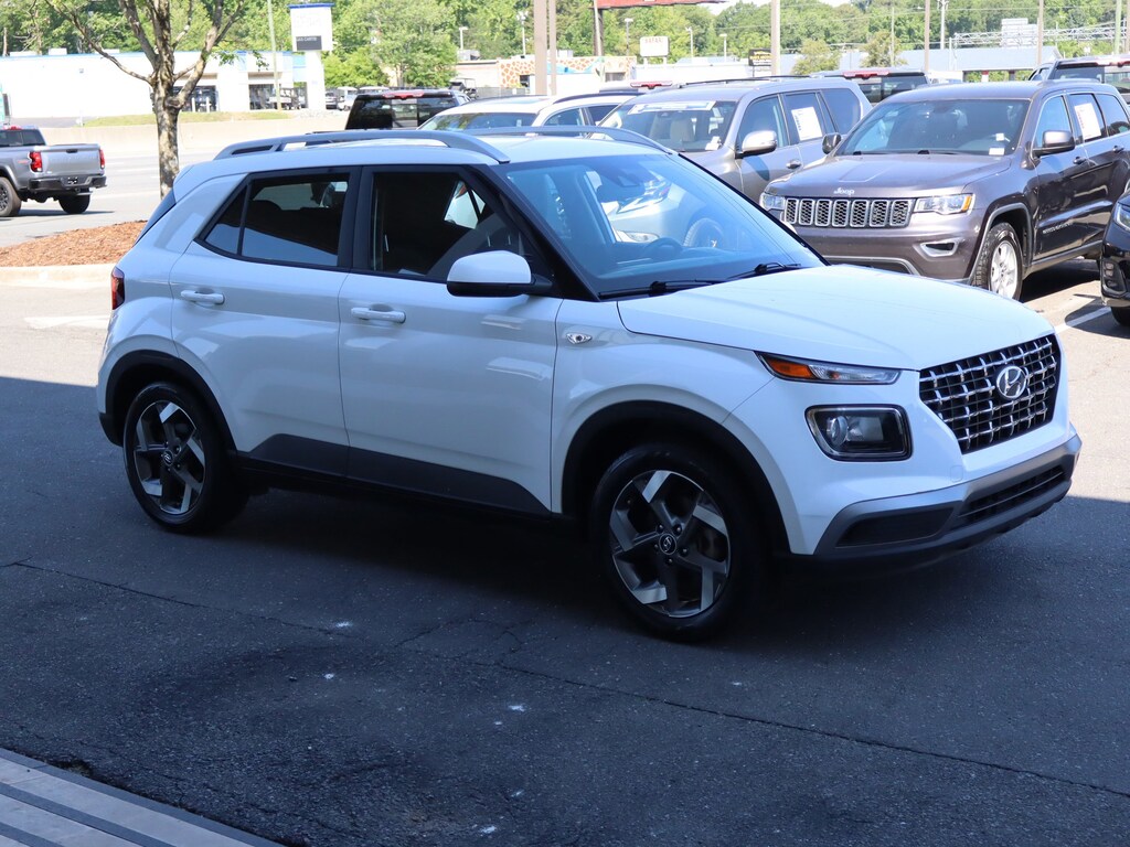 Used 2021 Hyundai Venue SEL SUV