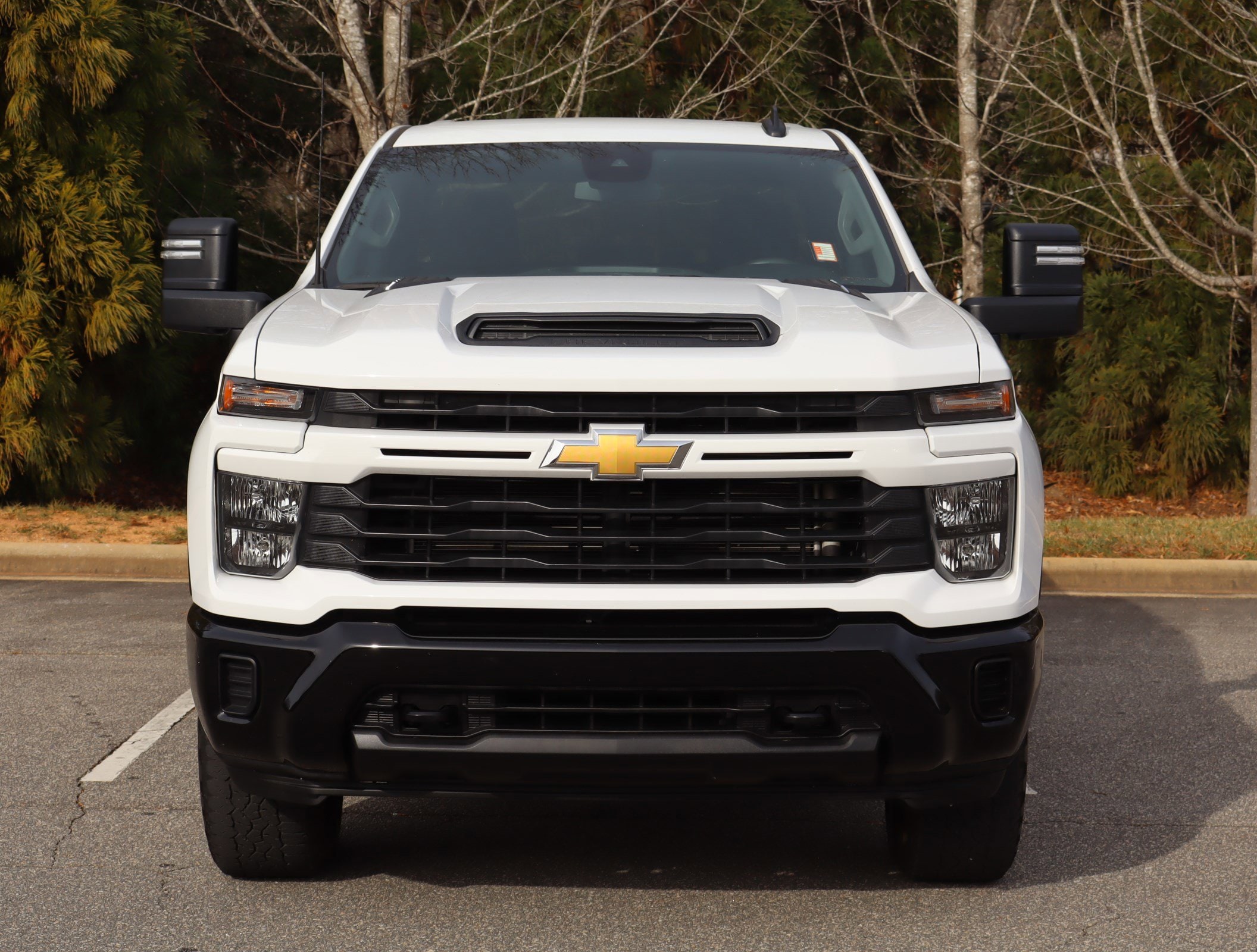 2024 Chevrolet Silverado 2500HD Custom photo 2