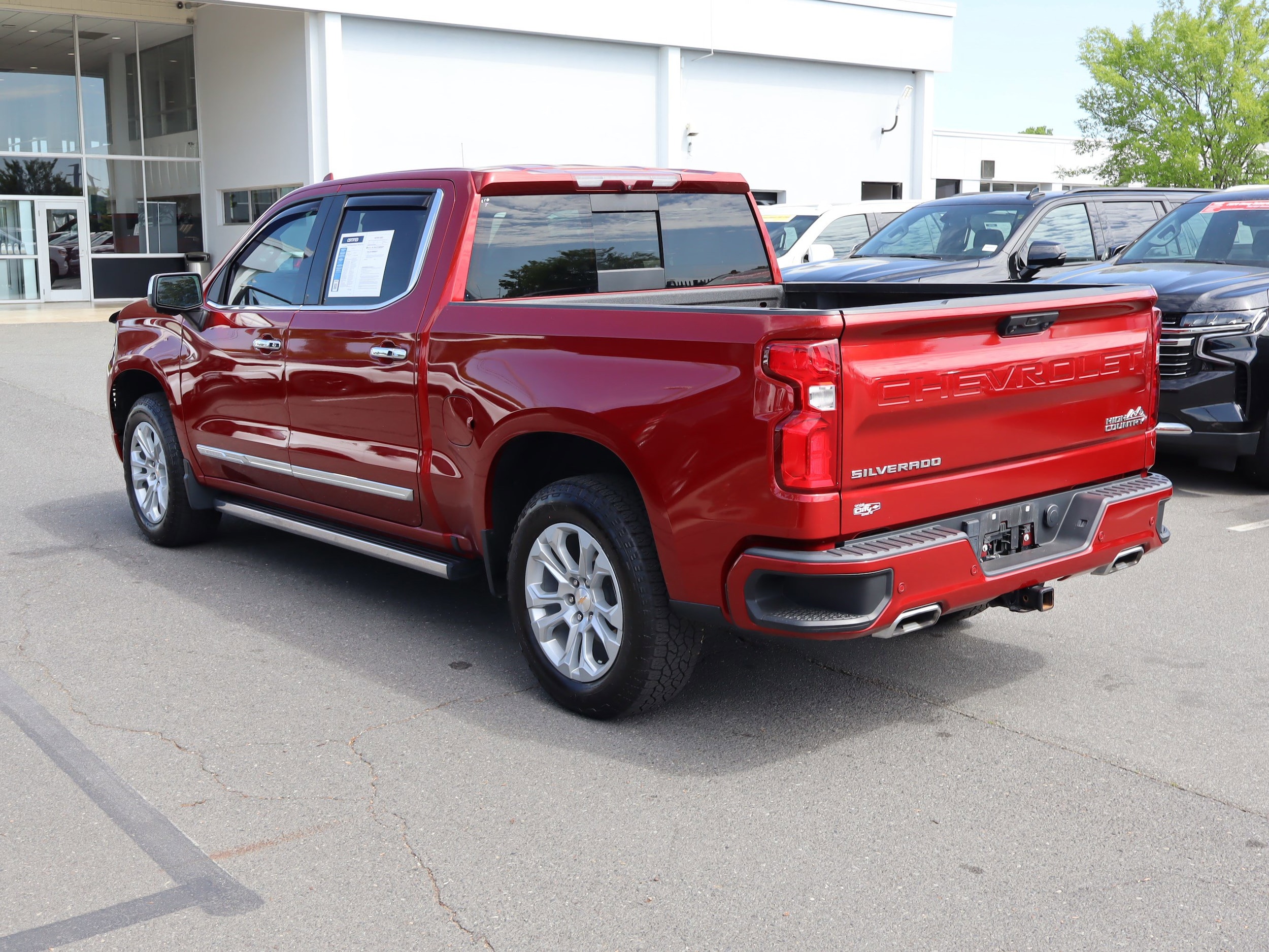 2023 Chevrolet Silverado 1500 High Country photo 3