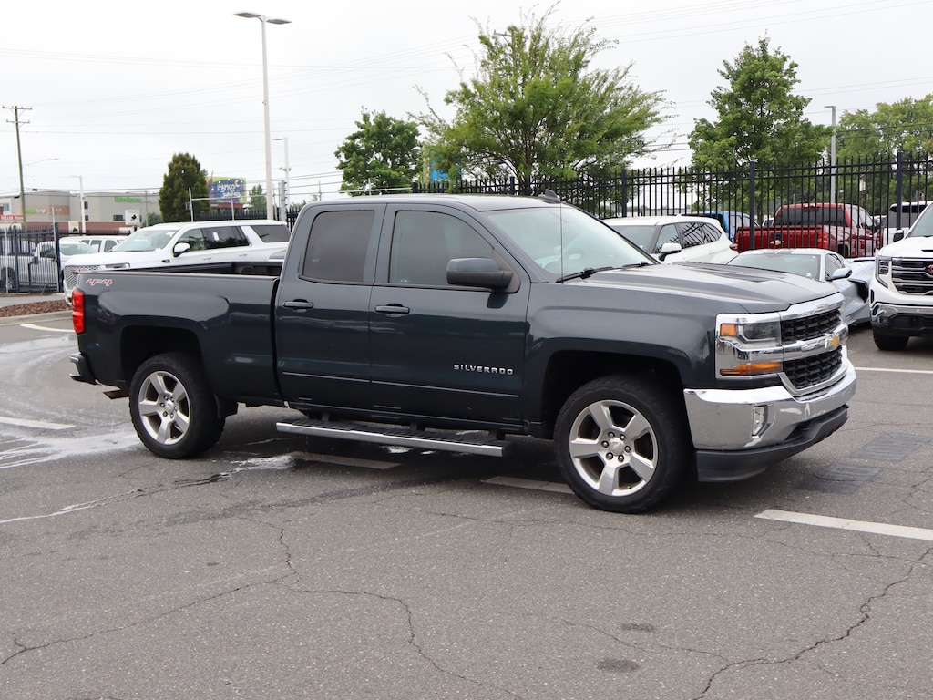 Used 2017 Chevrolet Silverado 1500 LT Pickup