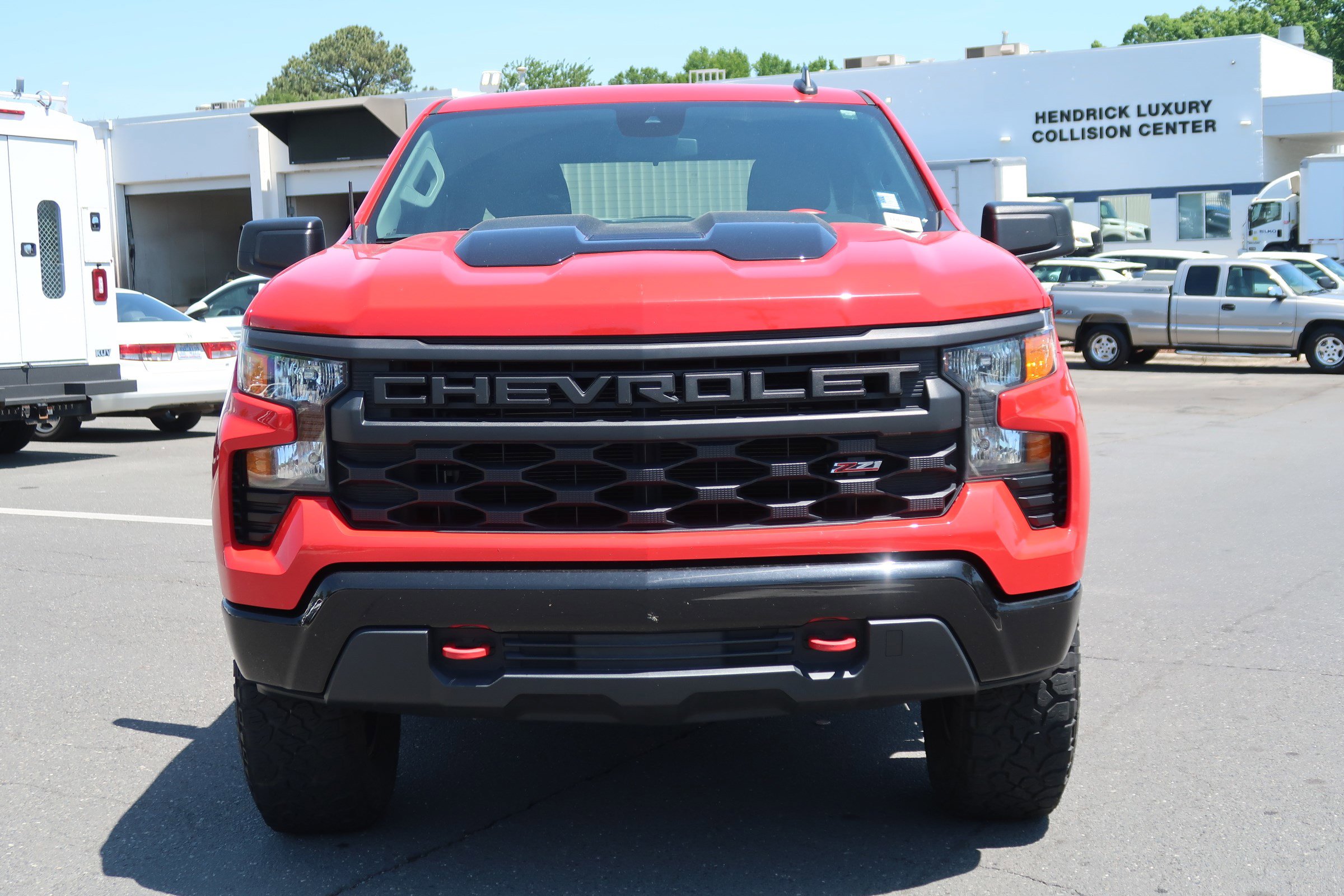 2023 Chevrolet Silverado 1500 Custom Trail Boss photo 2