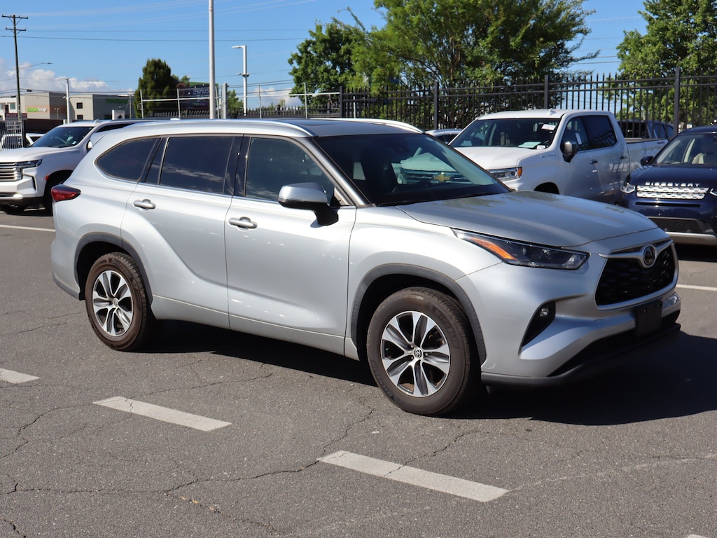 Used 2021 Toyota Highlander XLE SUV