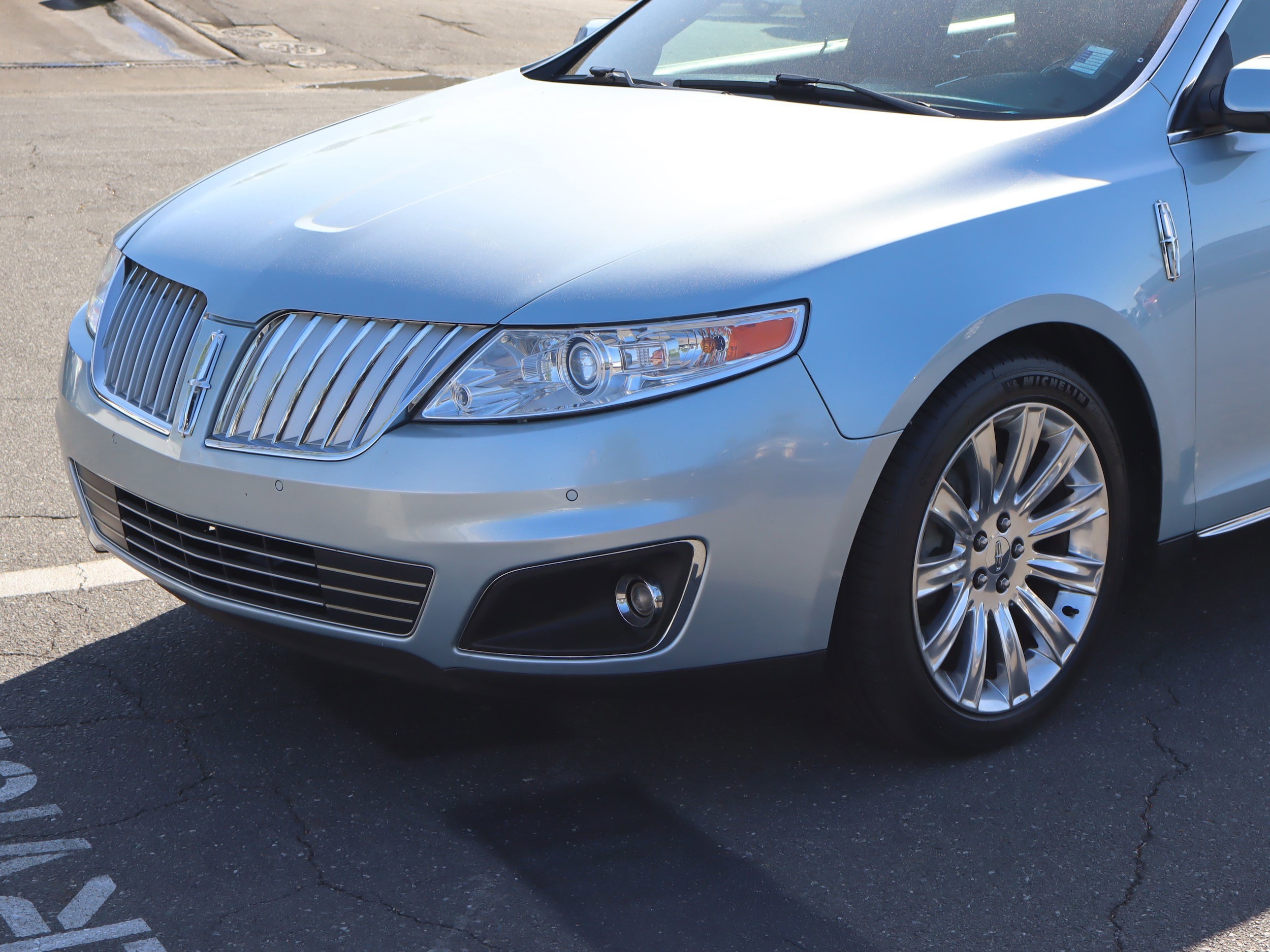 2009 Lincoln MKS photo 5
