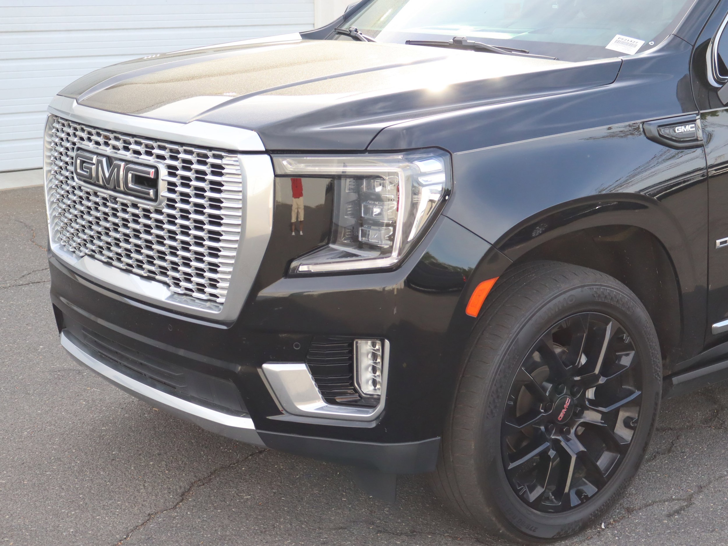 2022 GMC Yukon Denali photo 4