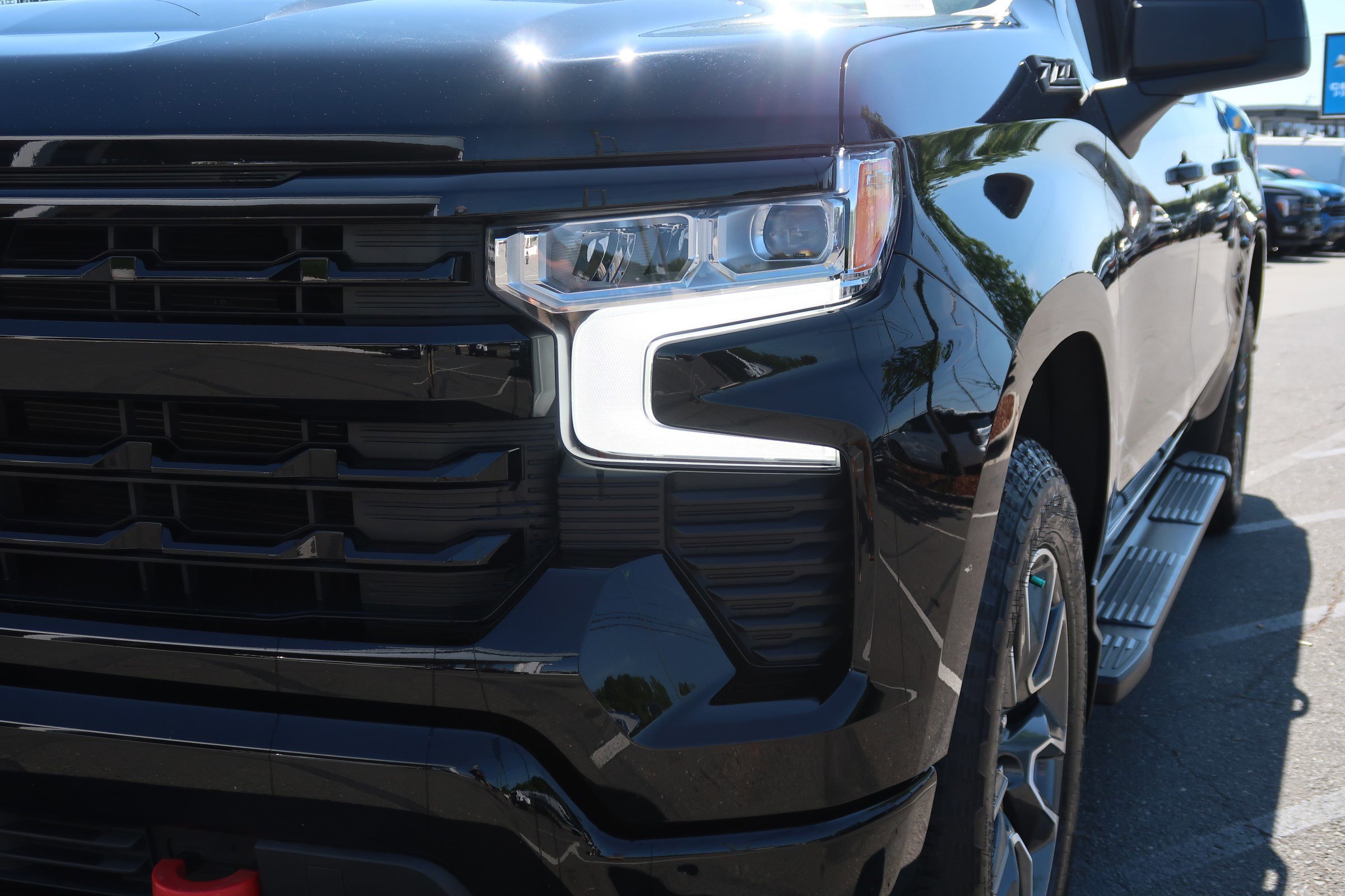 2023 Chevrolet Silverado 1500 RST photo 5