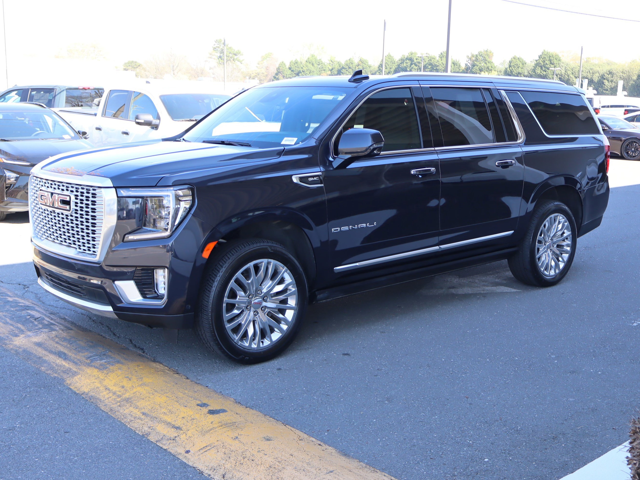 2024 GMC Yukon XL Denali photo 4