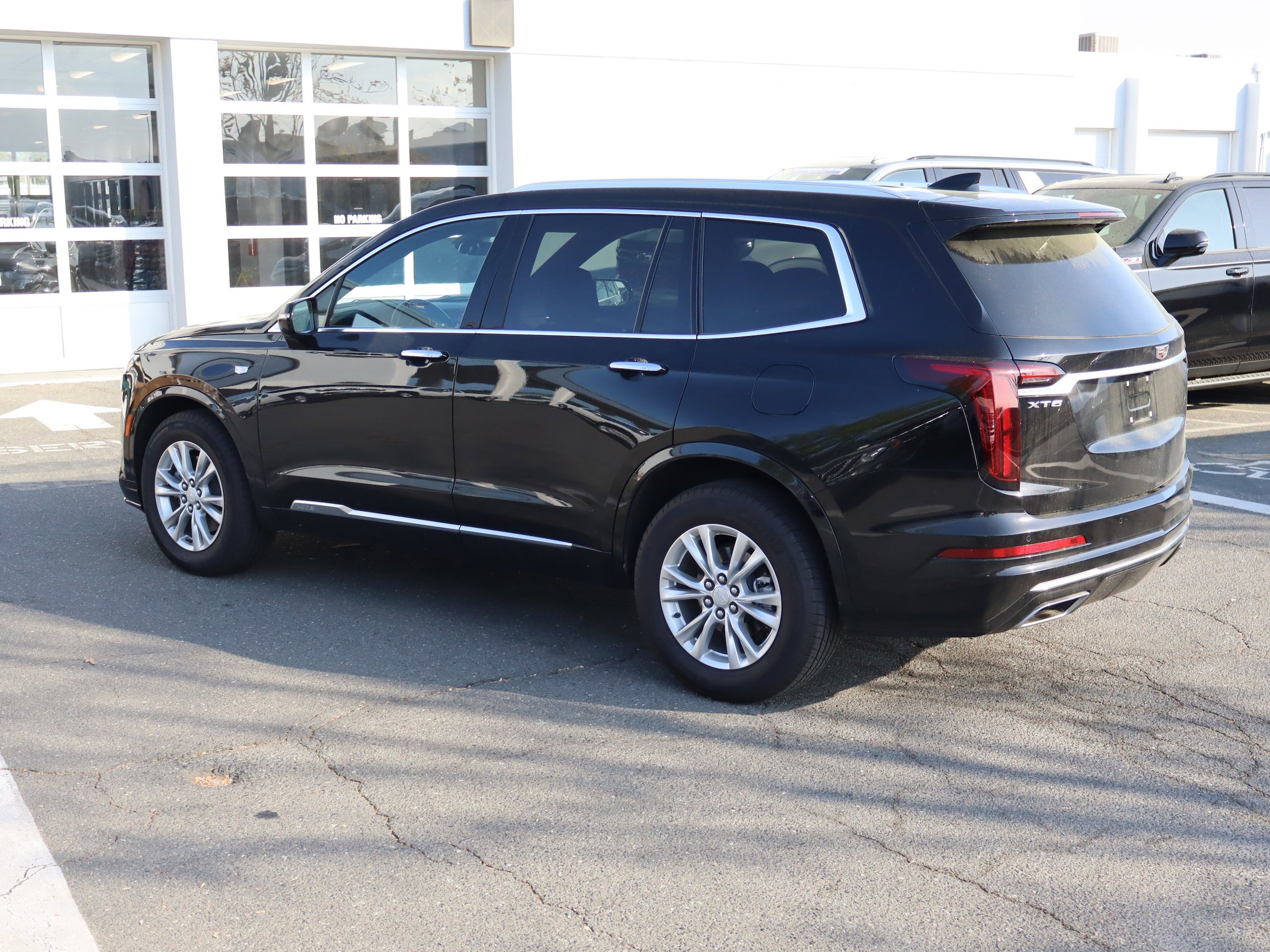 2025 CADILLAC XT6 FWD Luxury photo 6