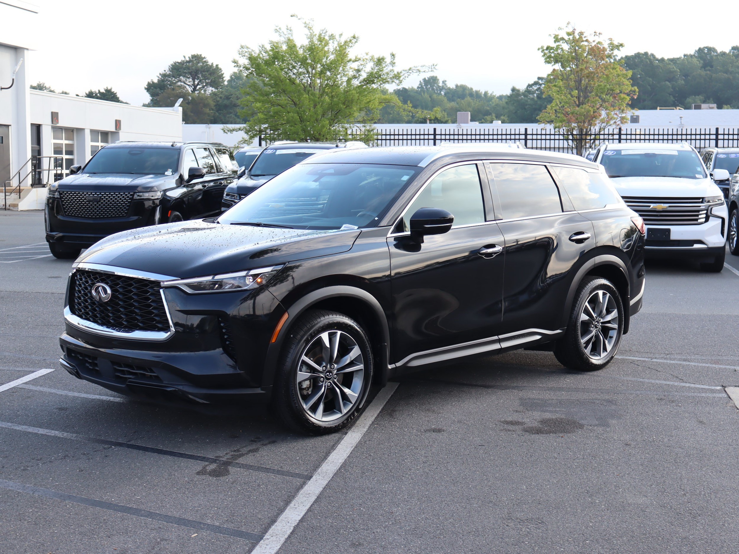 2023 INFINITI QX60 LUXE