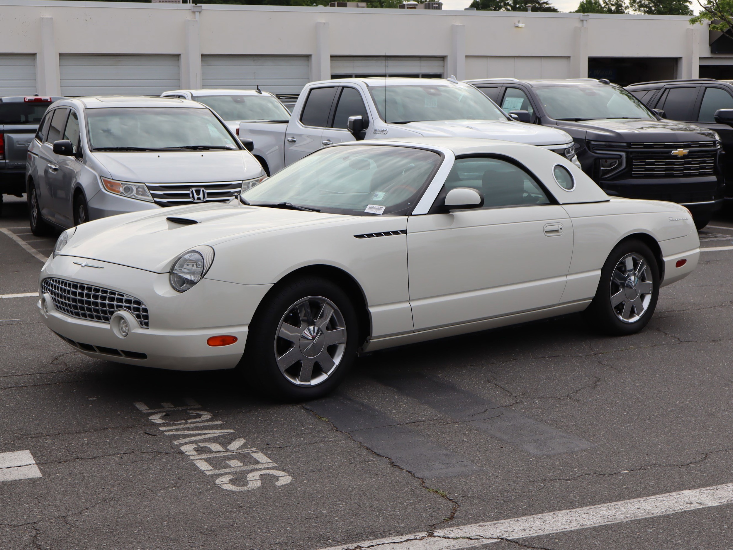 2002 Ford Thunderbird Deluxe photo 4