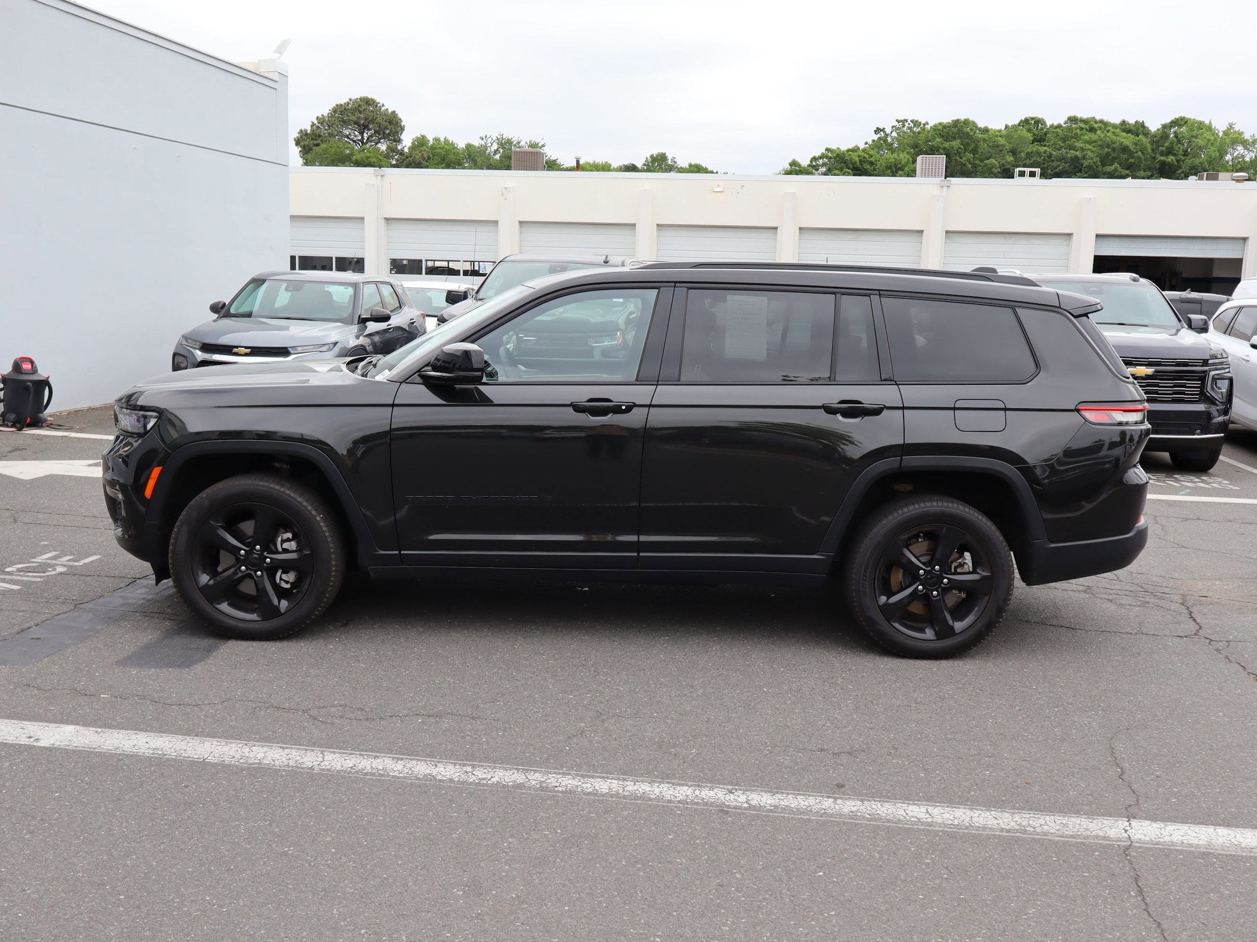2024 Jeep Grand Cherokee L Limited photo 6