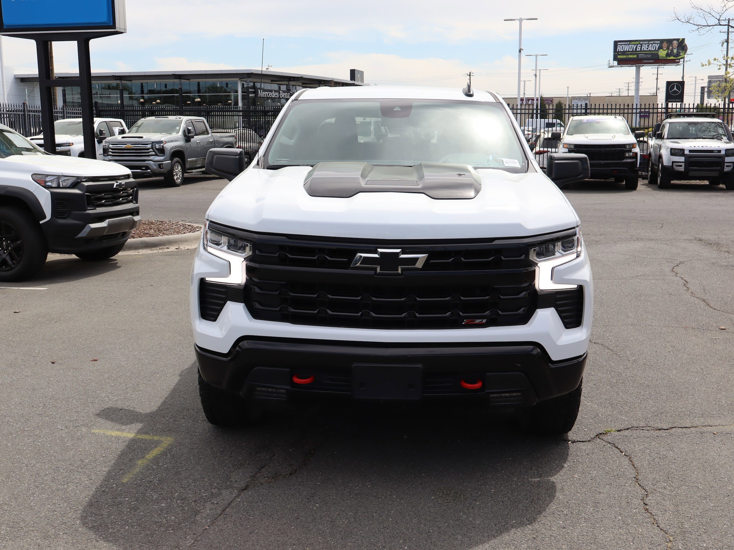 2023 Chevrolet Silverado 1500 LT Trail Boss photo 2