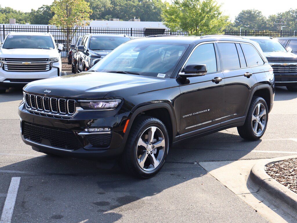 Used 2023 Jeep Grand Cherokee Limited SUV