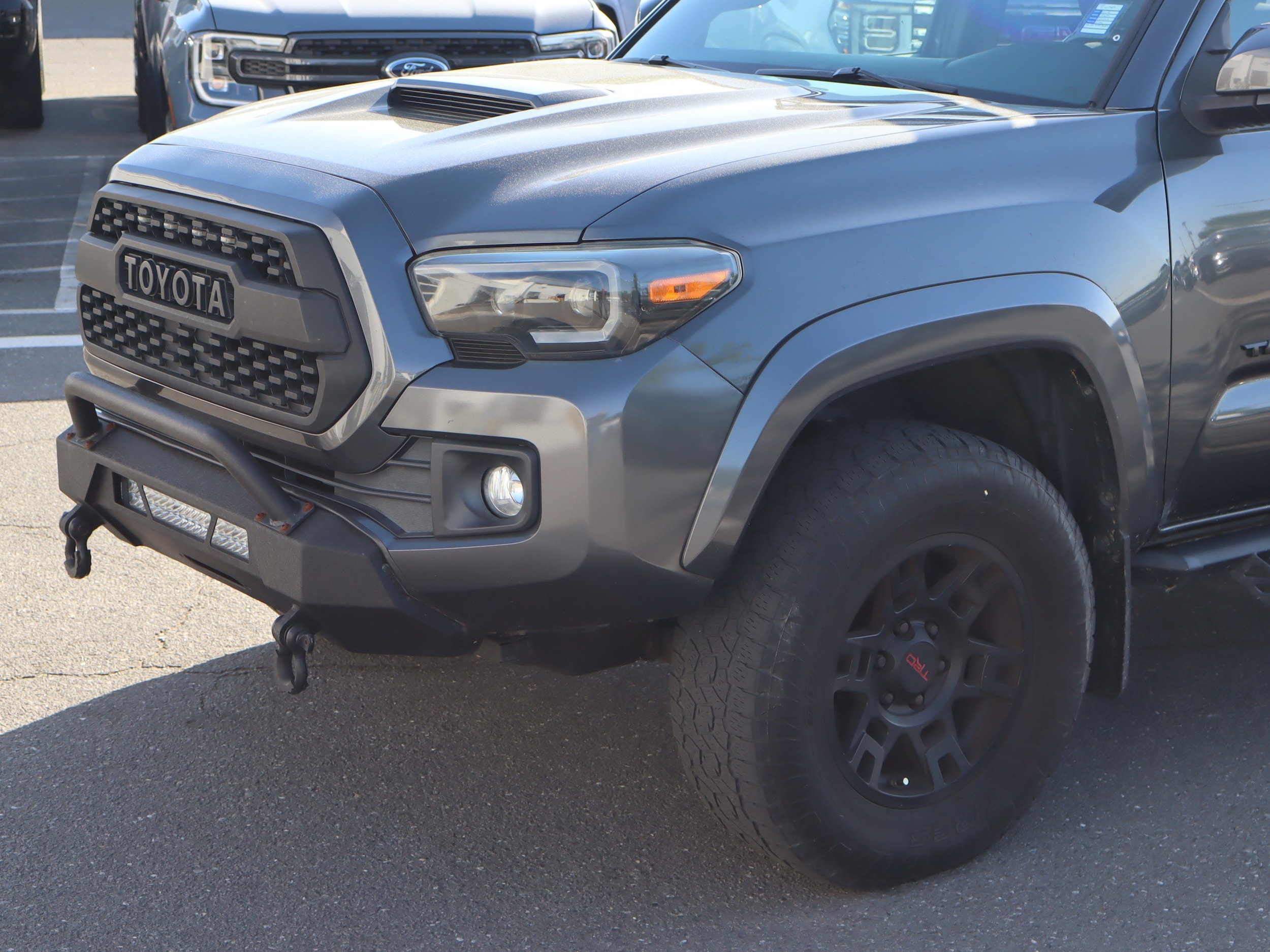 2018 Toyota Tacoma TRD Sport photo 5