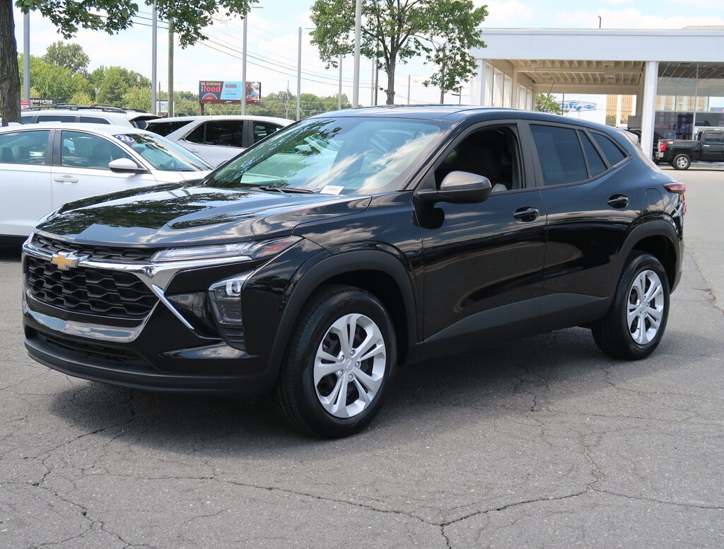 Used 2025 Chevrolet Trax LS SUV