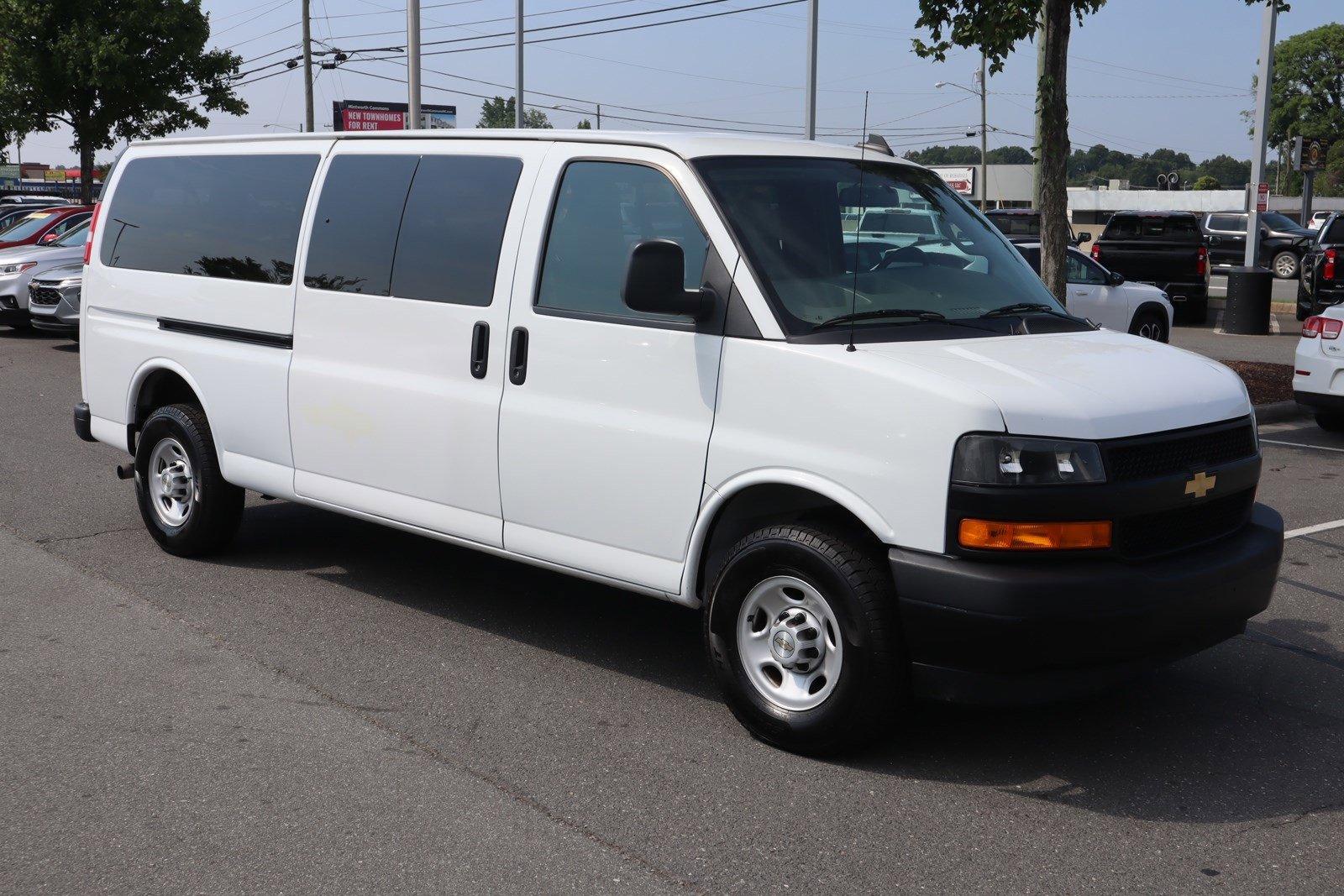 Used 2022 Chevrolet Express Passenger LS with VIN 1GAZGNFP2N1281202 for sale in Charlotte, NC