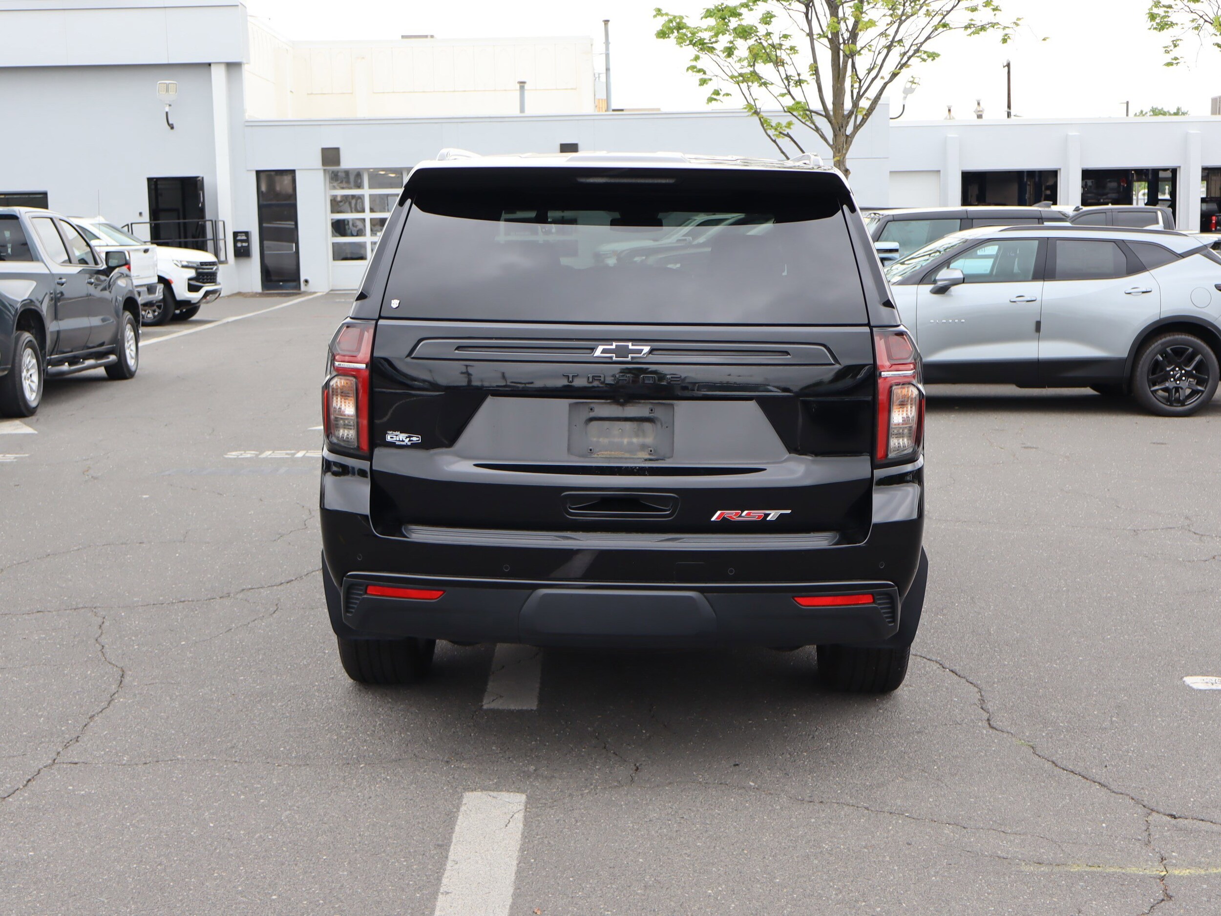 2023 Chevrolet Tahoe RST photo 3