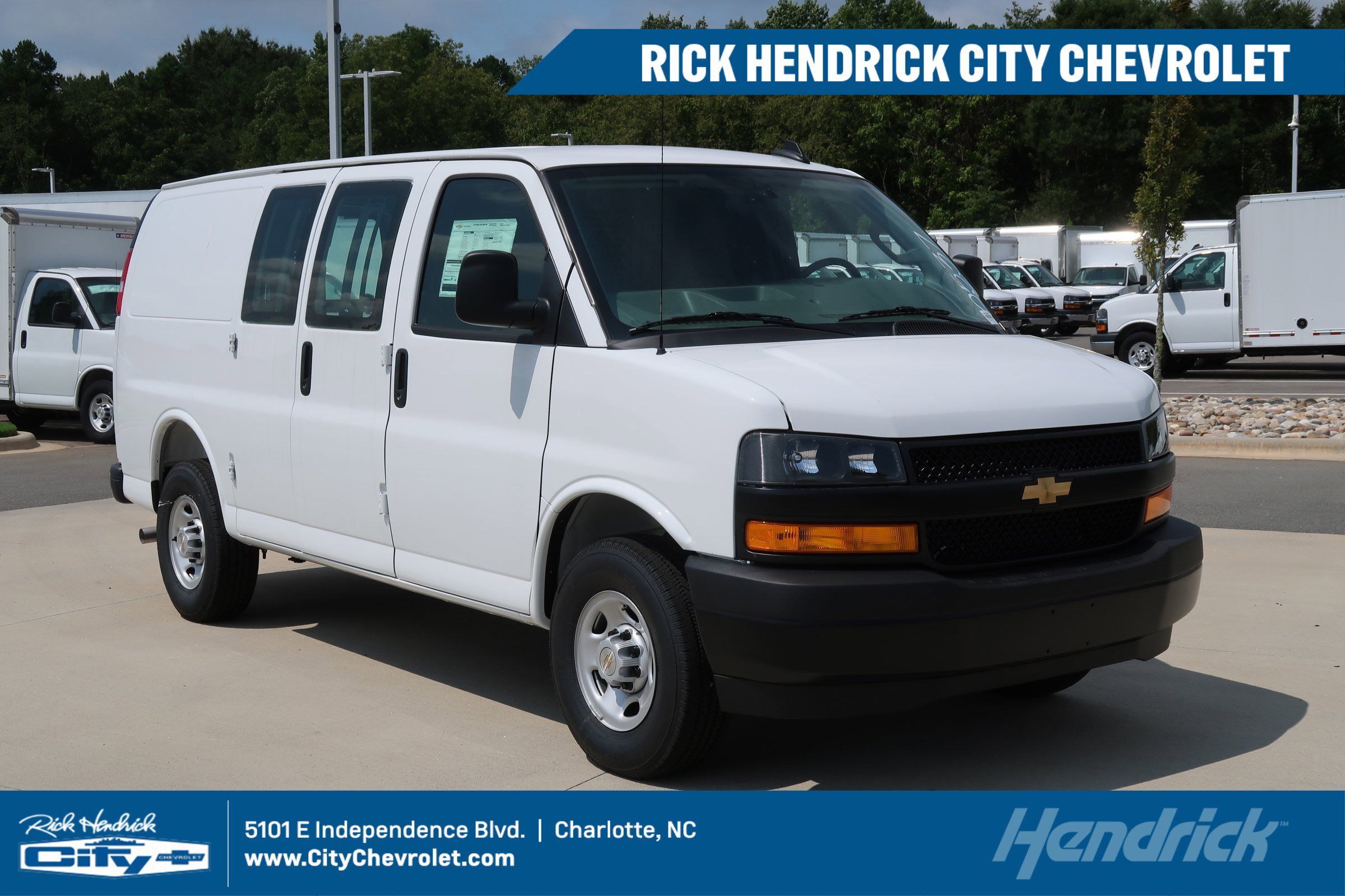 2026 Chevrolet Express 2500 Work Van HD's photo