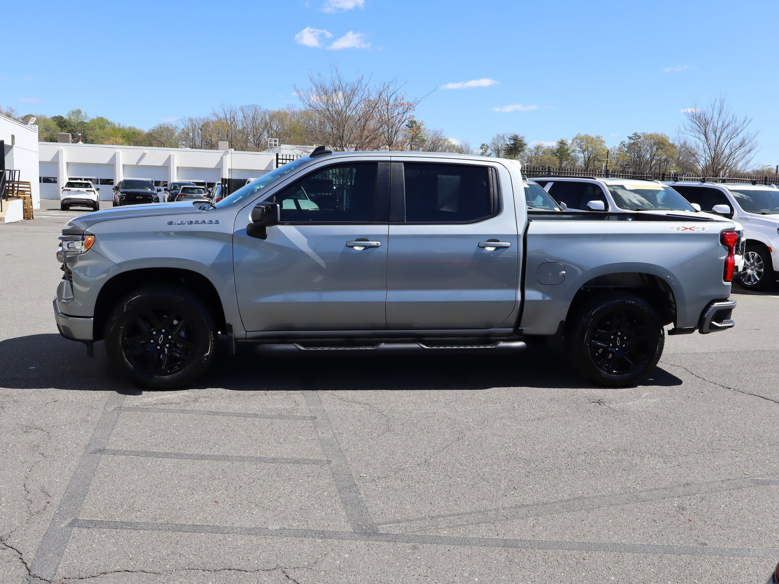 2024 Chevrolet Silverado 1500 RST photo 6