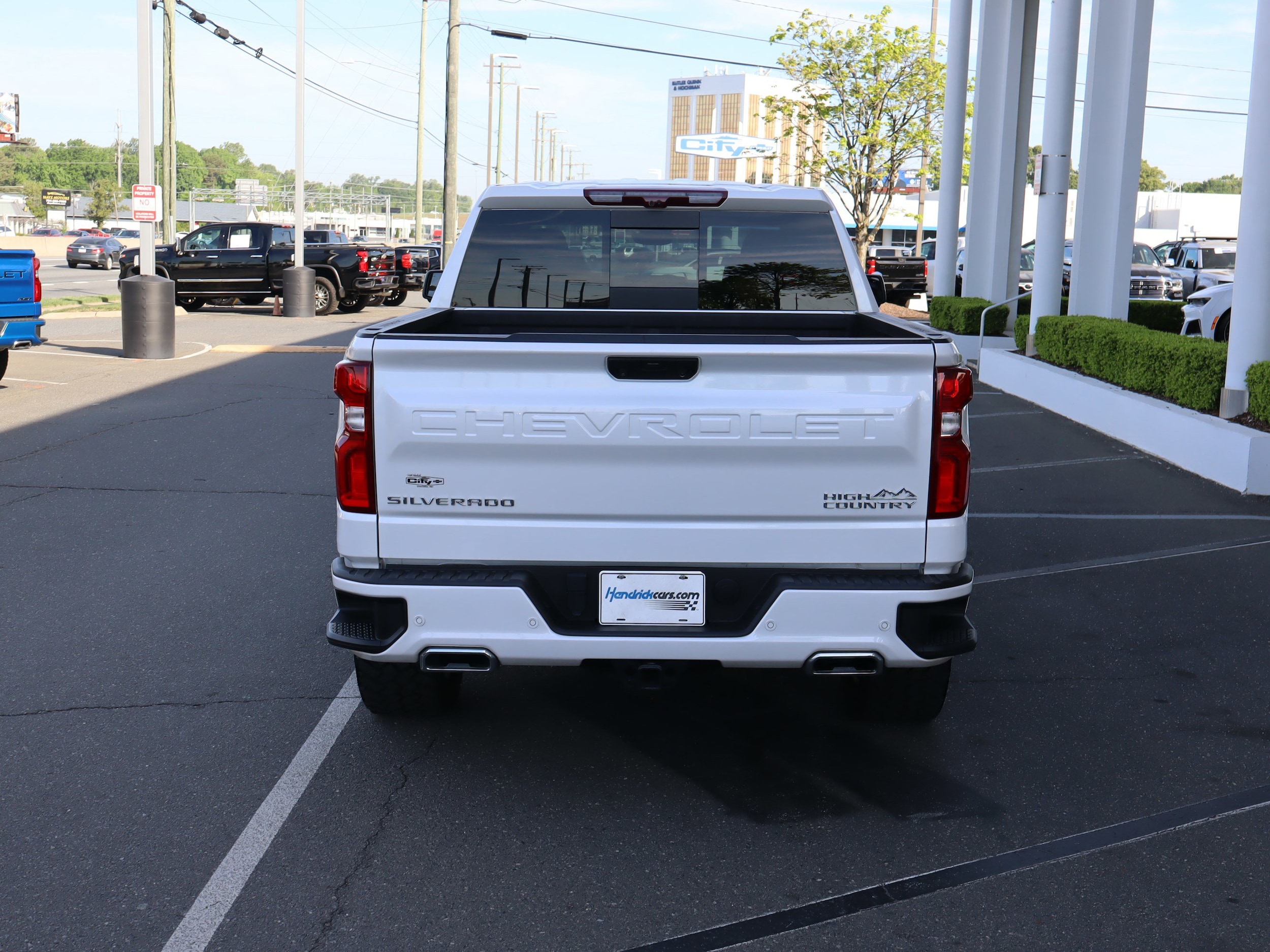 2024 Chevrolet Silverado 1500 High Country photo 3