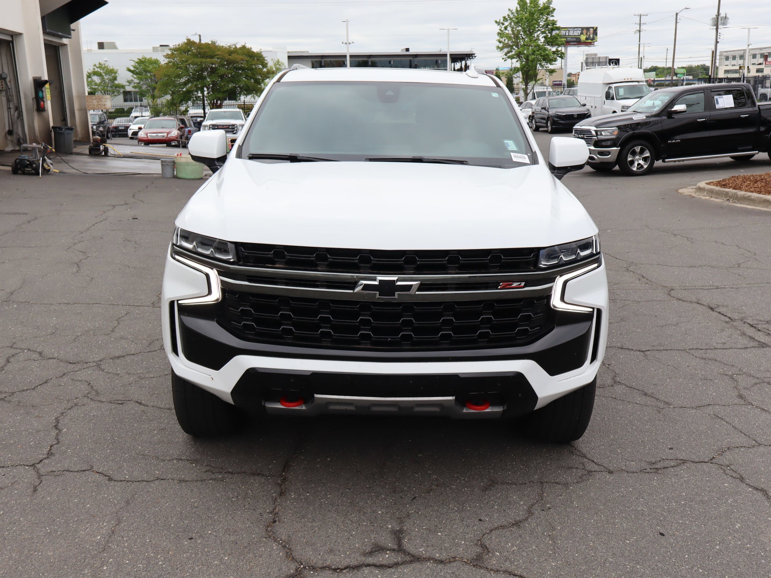 2021 Chevrolet Suburban Z71 photo 2