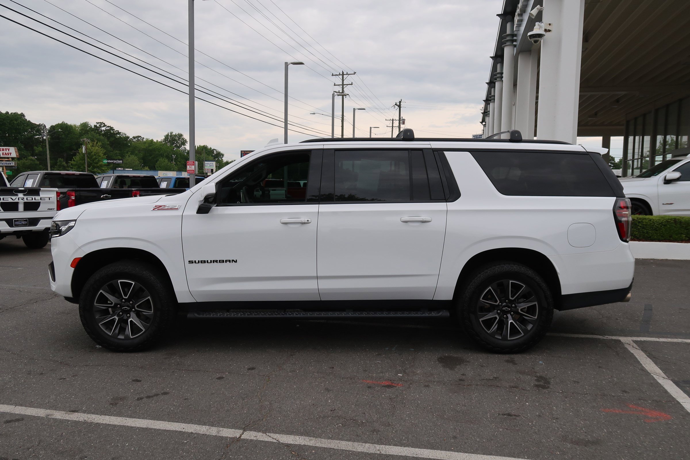 2024 Chevrolet Suburban Z71 photo 6
